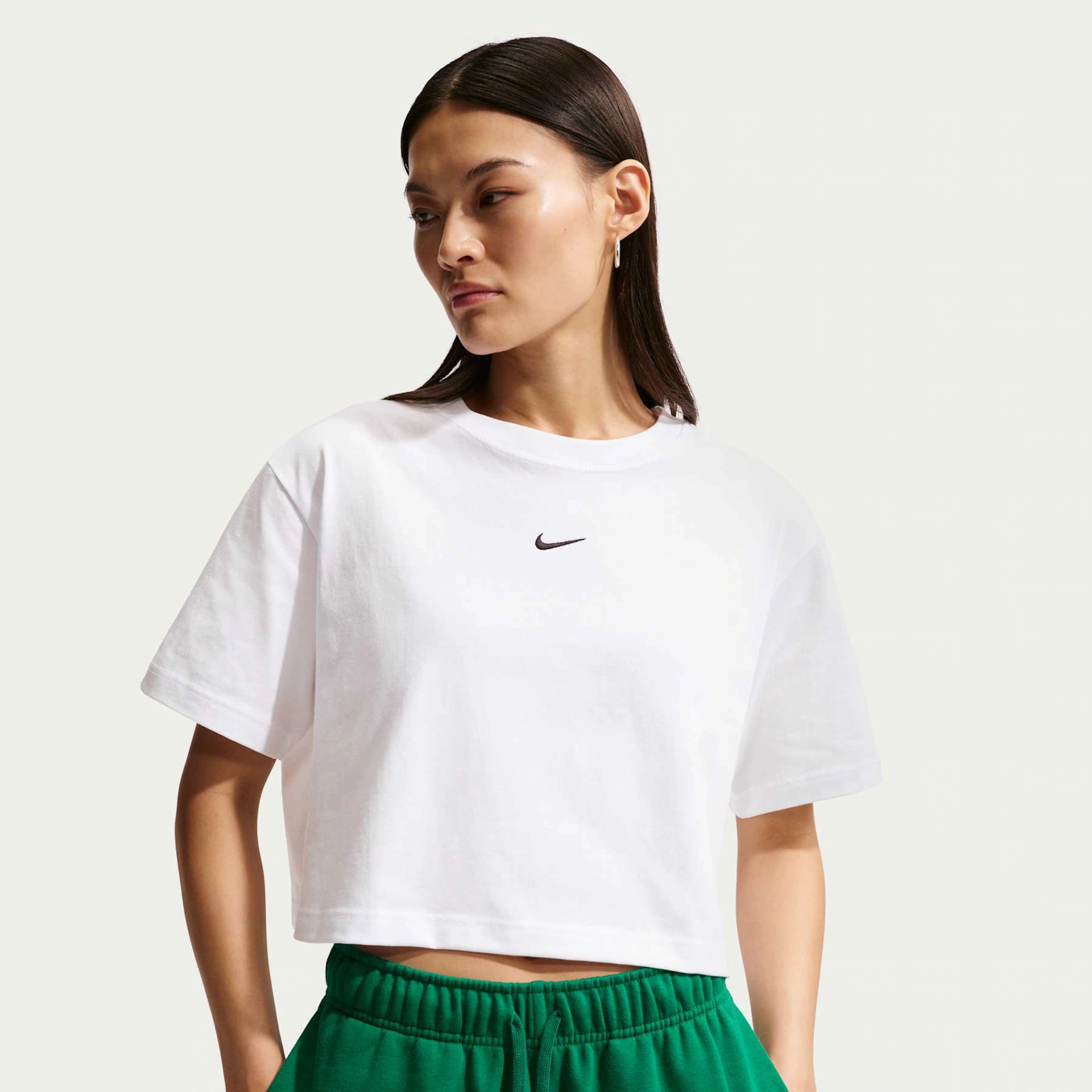 Camiseta Feminina Nike Cropped Sportswear Classic Branco