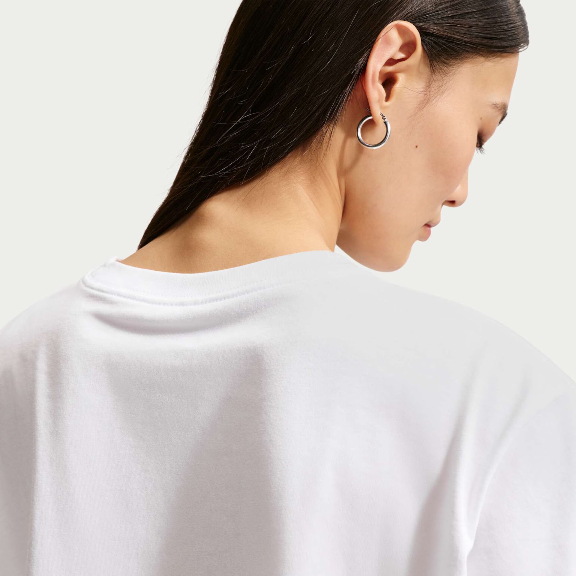 Camiseta Feminina Nike Cropped Sportswear Classic Branco