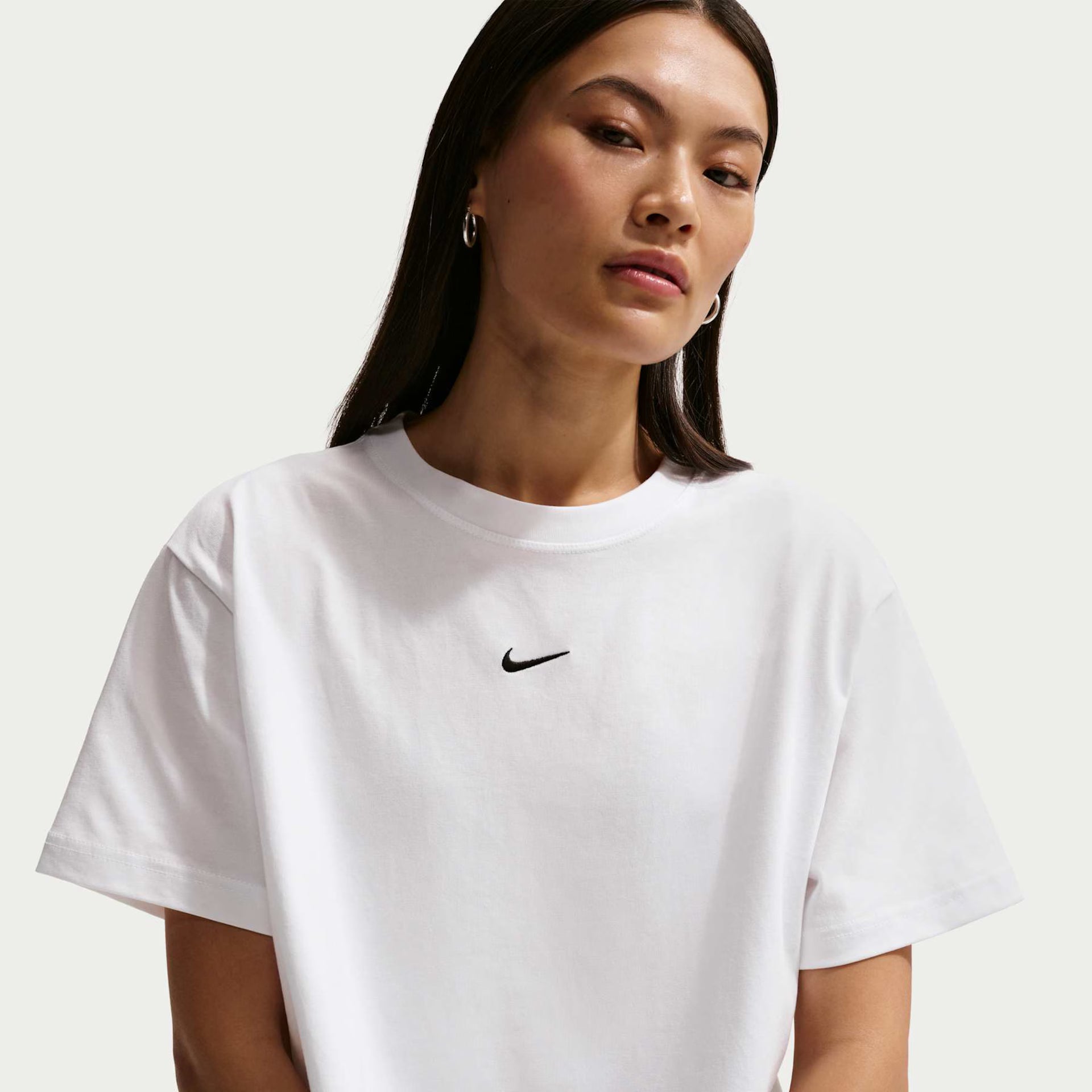 Camiseta Feminina Nike Cropped Sportswear Classic Branco