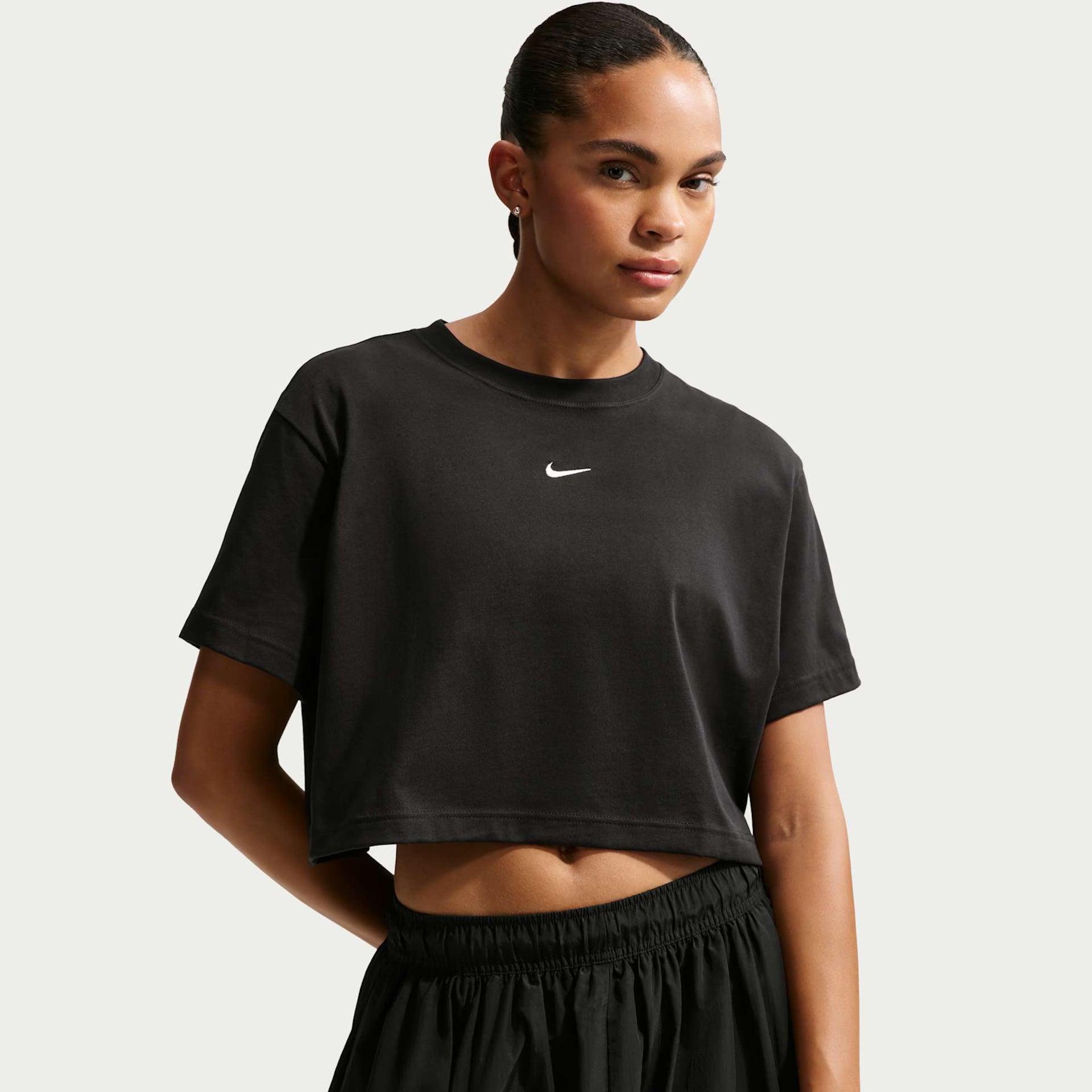 Camiseta Feminina Nike Cropped Sportswear Classic Preto