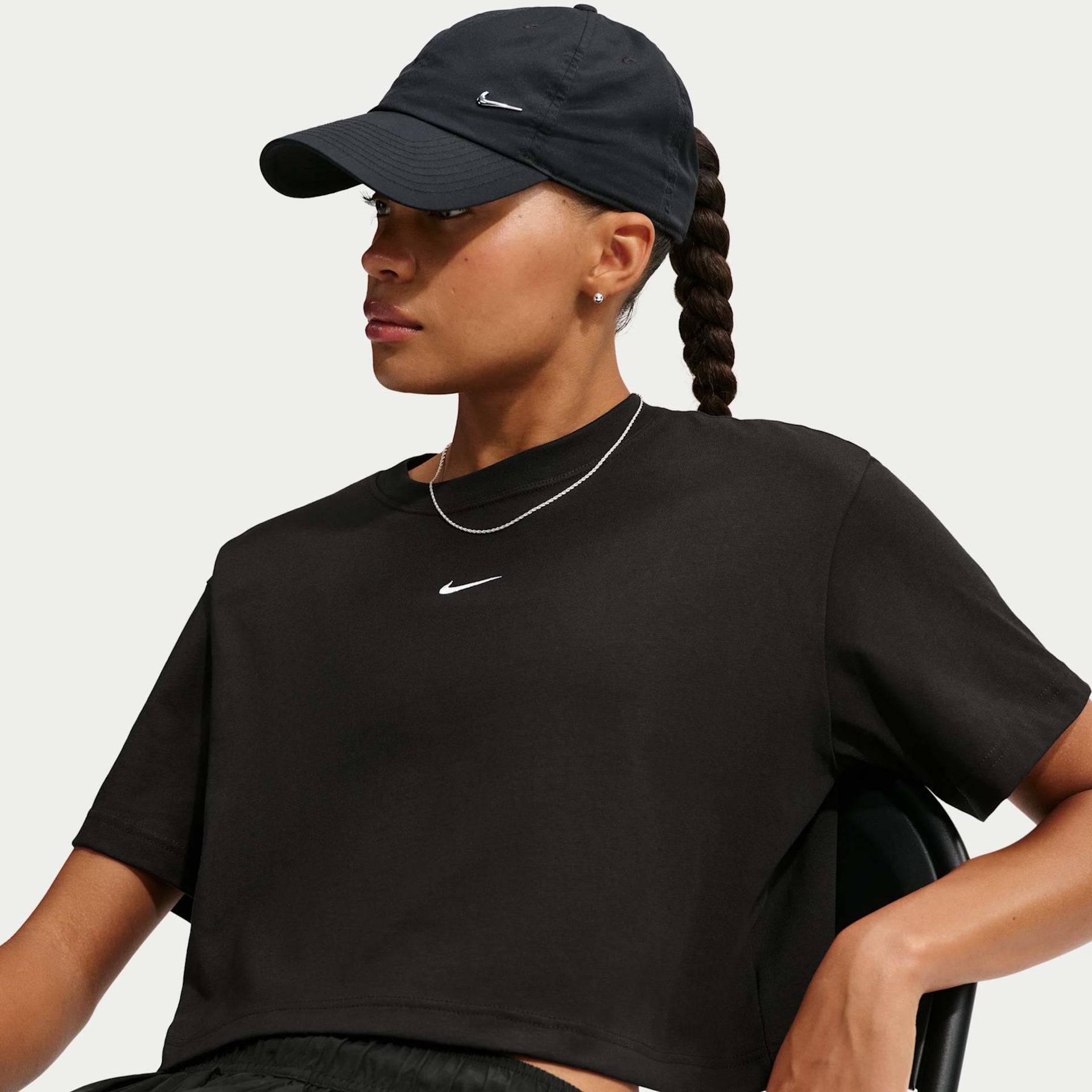Camiseta Feminina Nike Cropped Sportswear Classic Preto