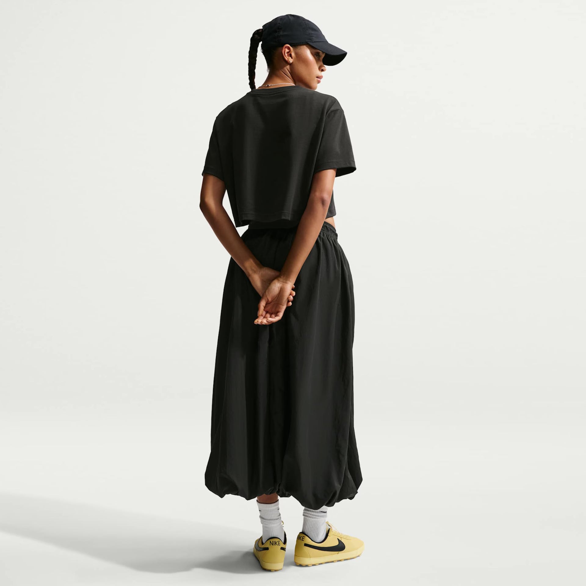 Camiseta Feminina Nike Cropped Sportswear Classic Preto