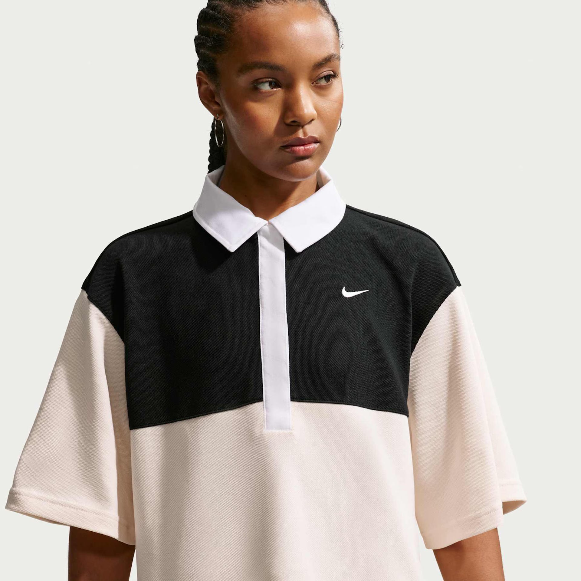 Camisa Polo Nike Essentials Preta e Nude