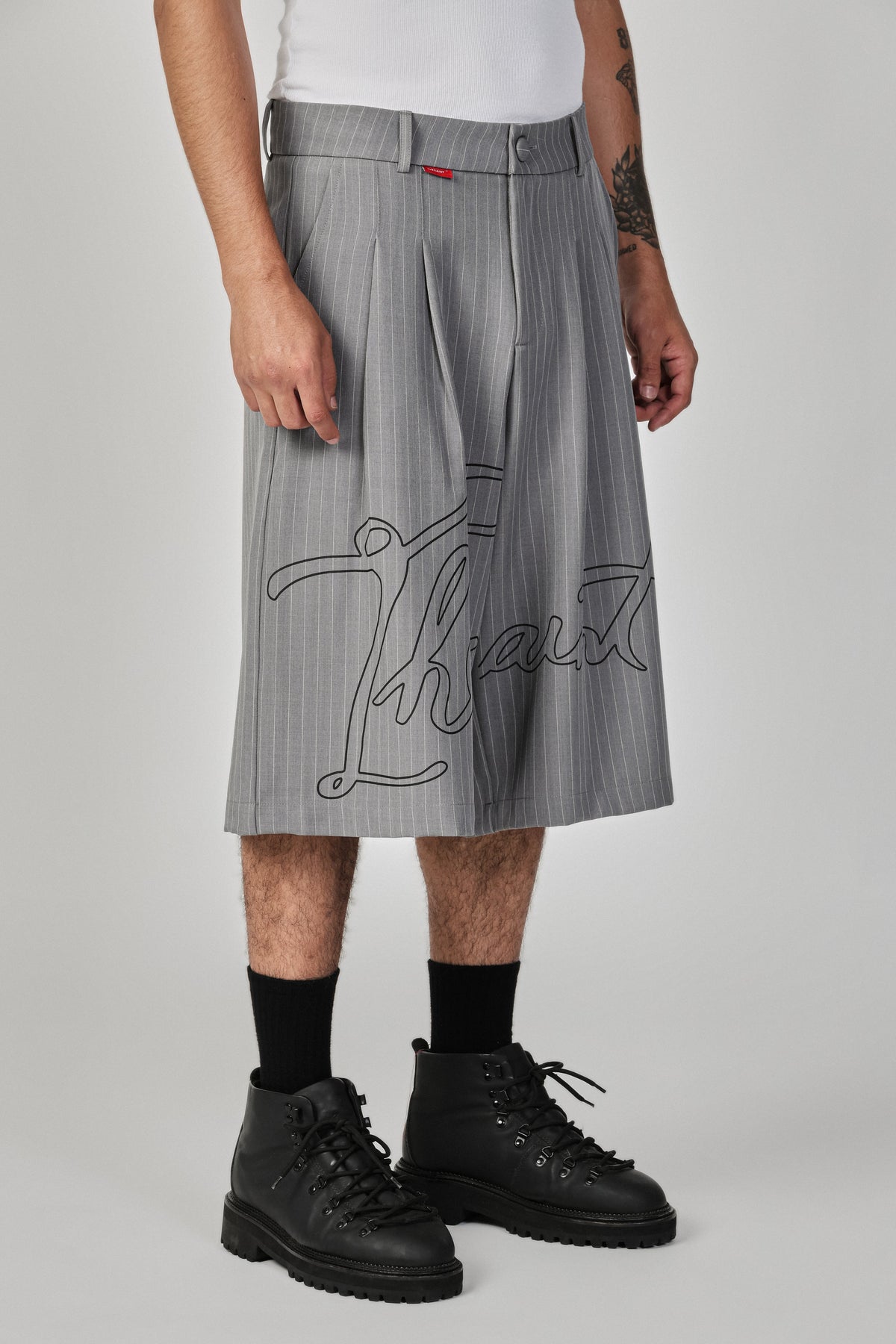 Bermuda TheSaint Cursive Cinza