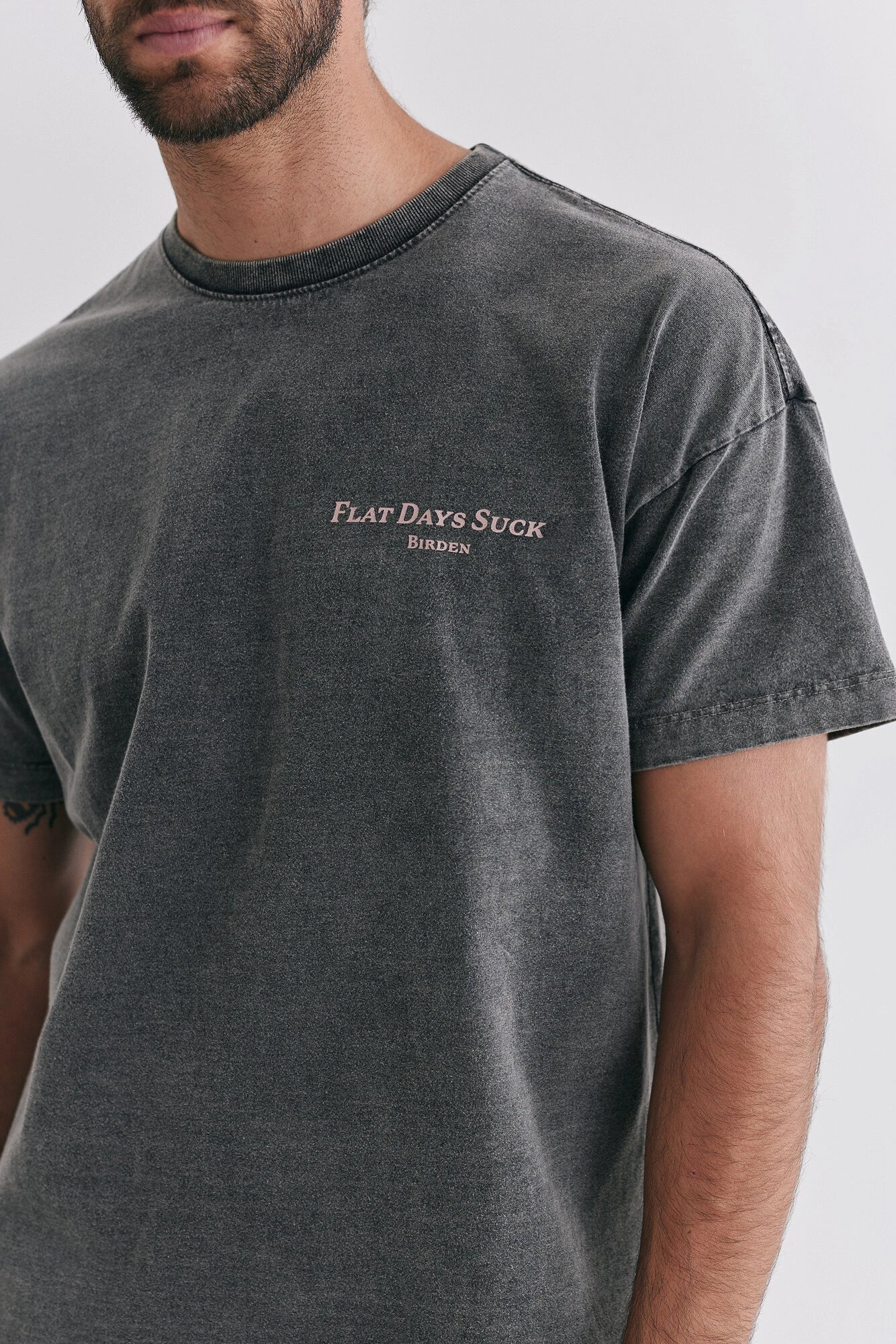 Camiseta Birden Boxy Flat Days Storm Cinza
