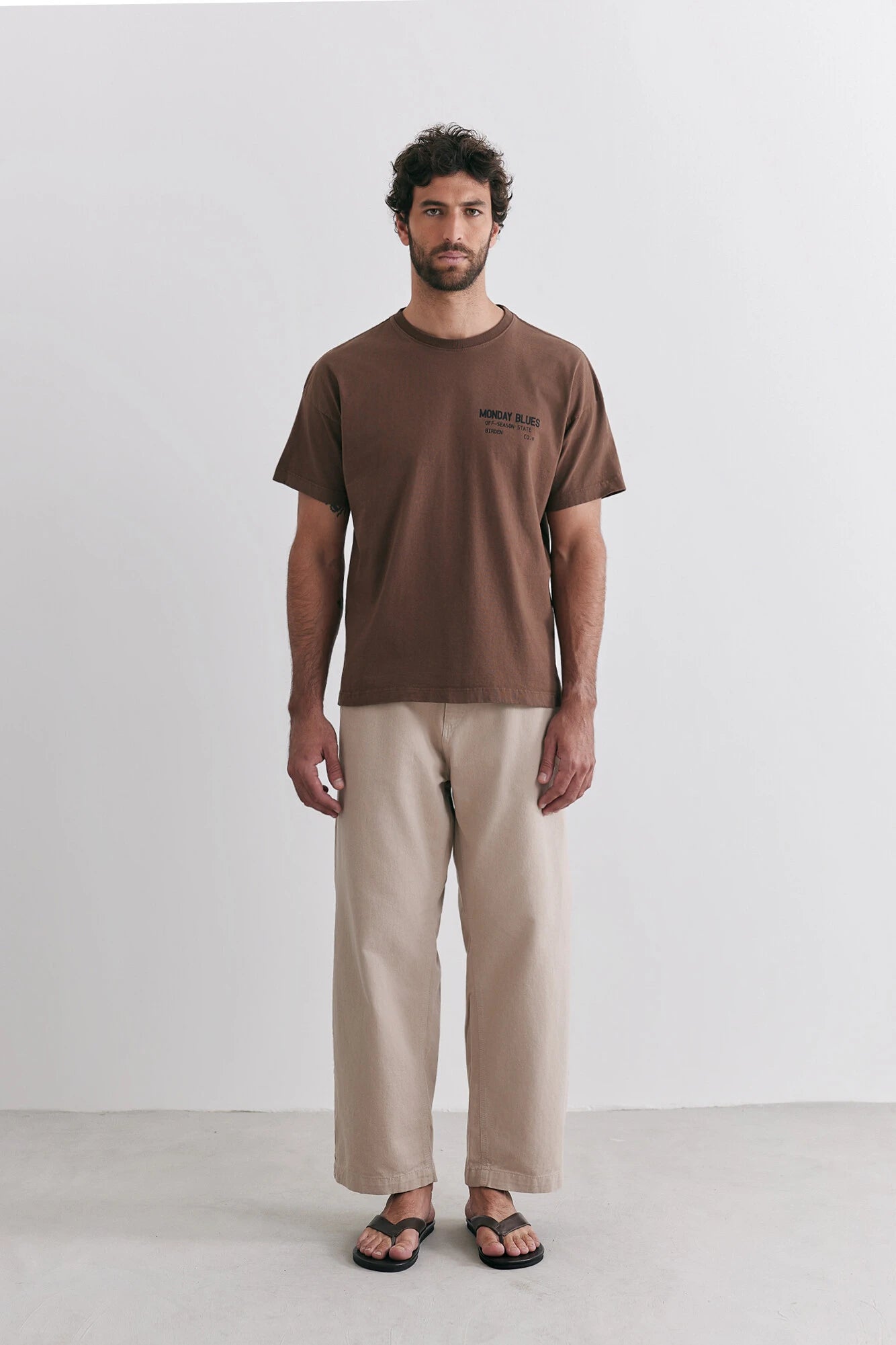 Camiseta Birden Boxy Monday Blues Marrom