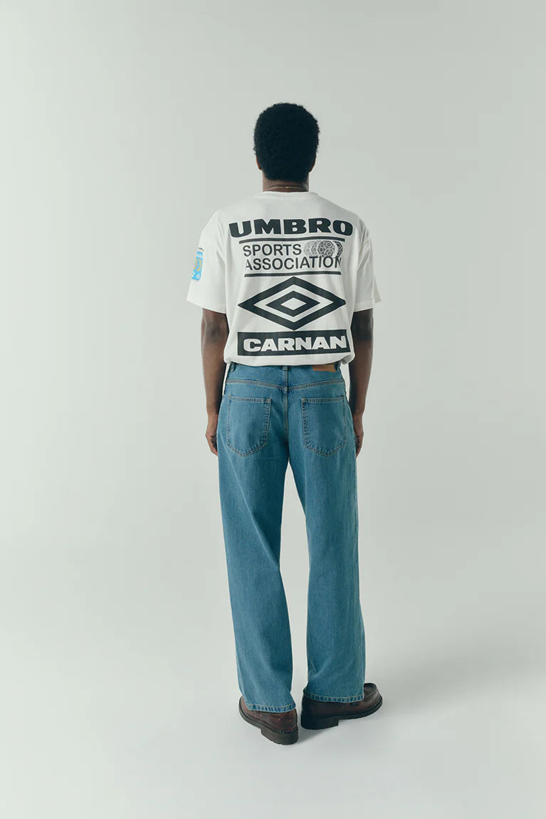 Camiseta Umbro x Carnan Branca