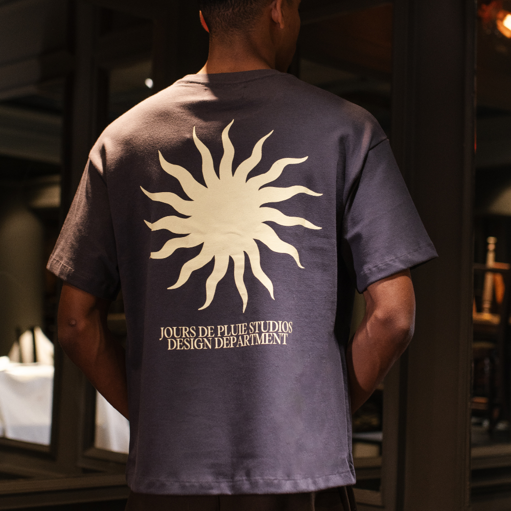 Camiseta Boxy Jours De Pluie Sol Cinza