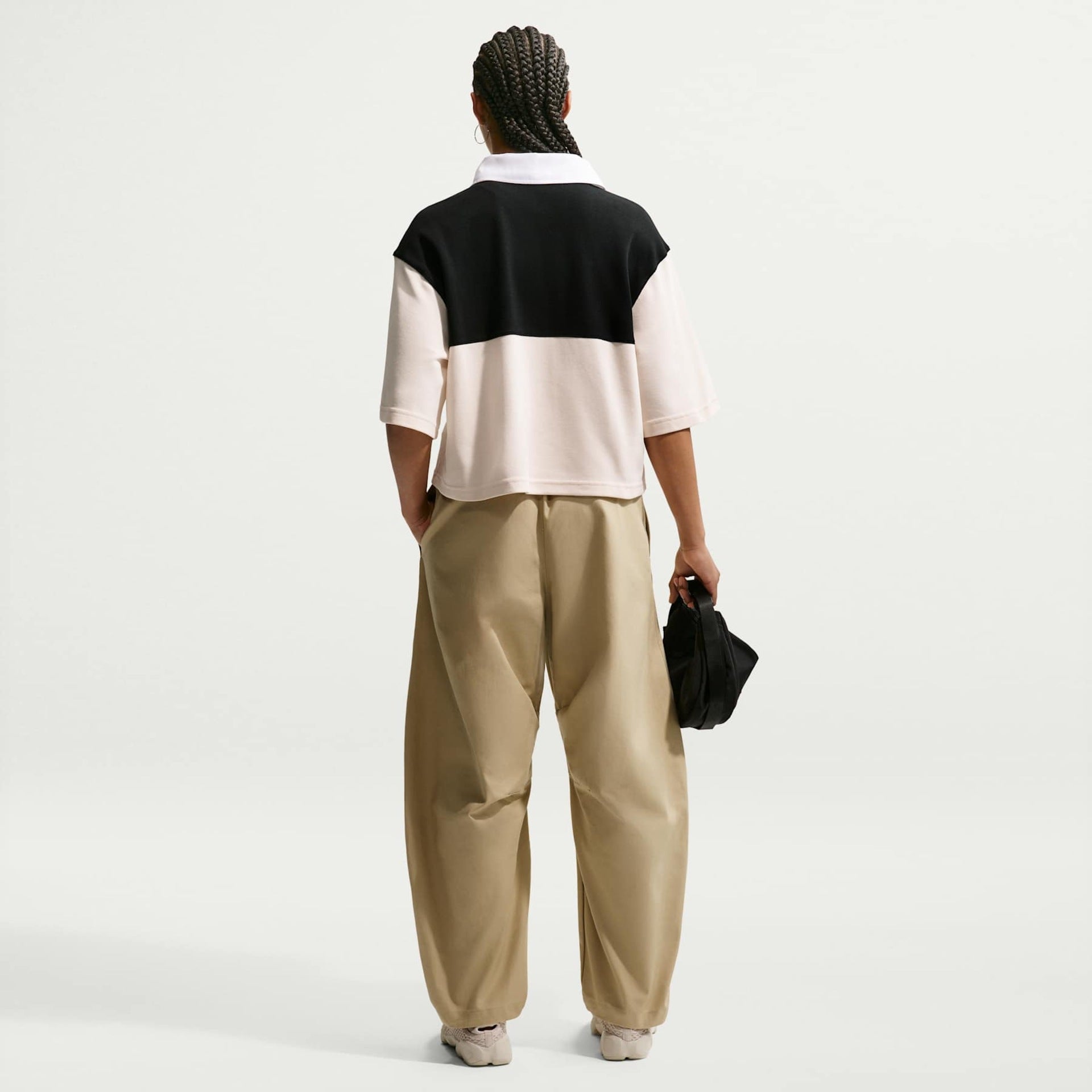 Camisa Polo Nike Essentials Preta e Nude