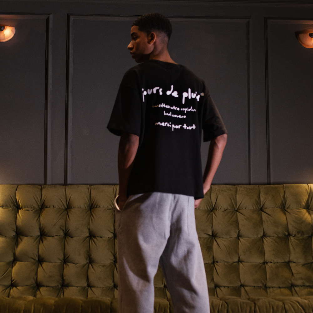 Camiseta Oversized Jours De Pluie Merci Preta