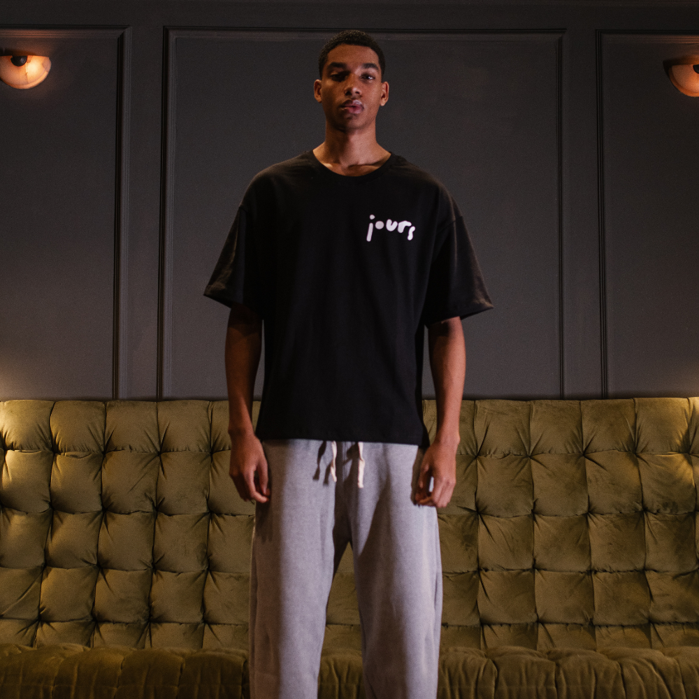 Camiseta Oversized Jours De Pluie Merci Preta