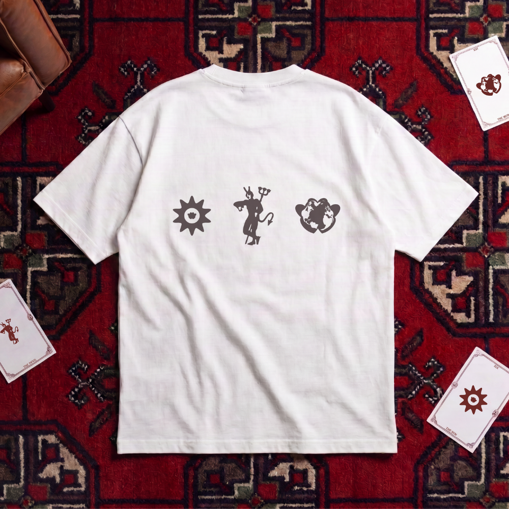 Camiseta Jours de Pluie Tarot Trilogy Tee Branca