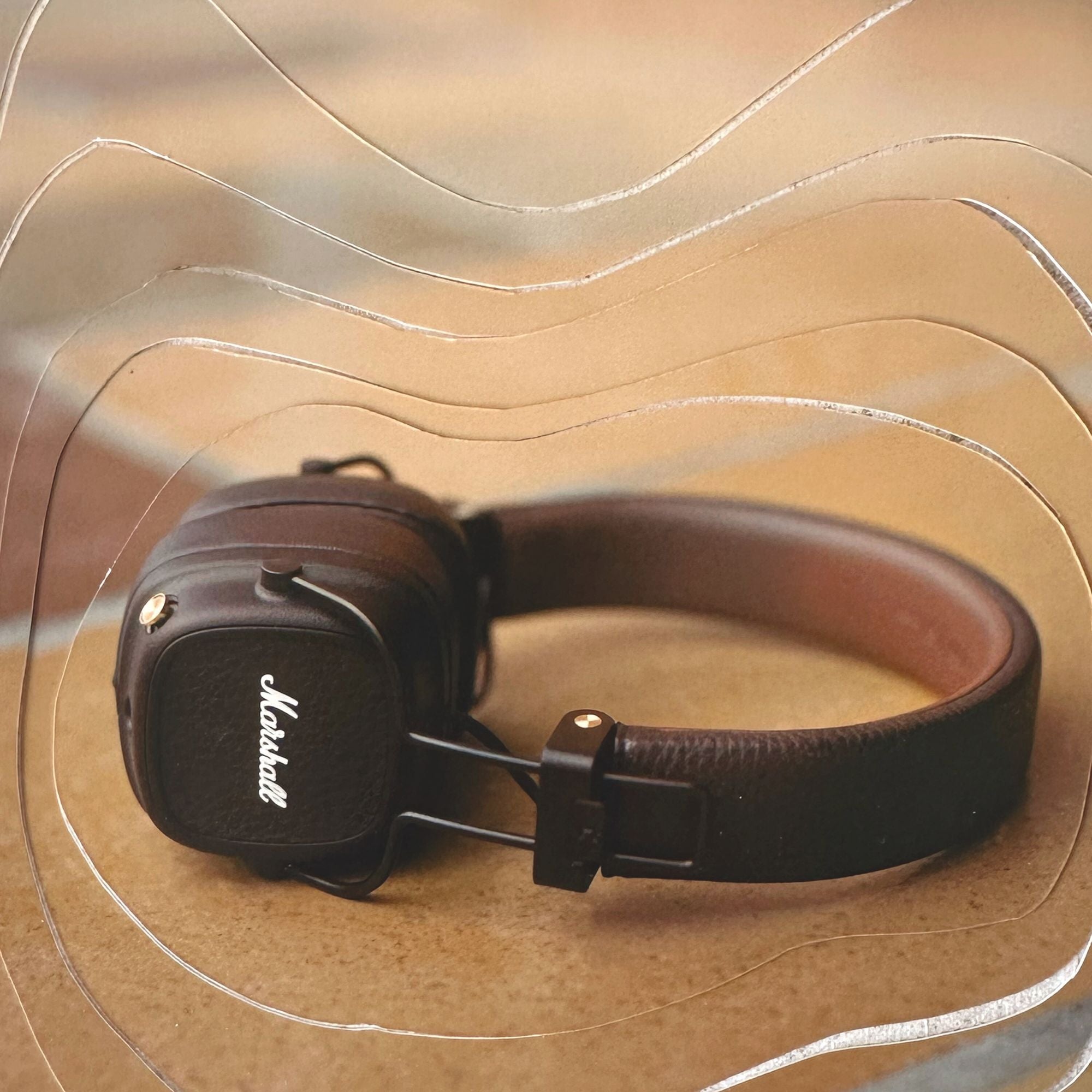 Marshall Major V Bluetooth On Ear Headphones Brown