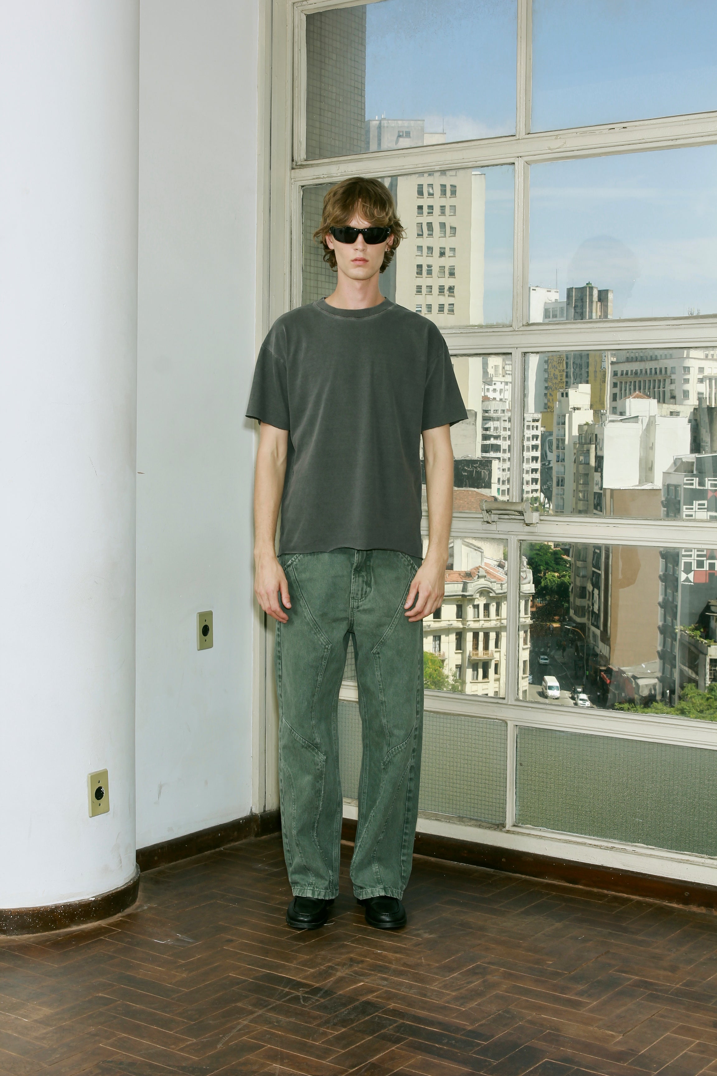 Camiseta Aphase Blank Cinza Estonada