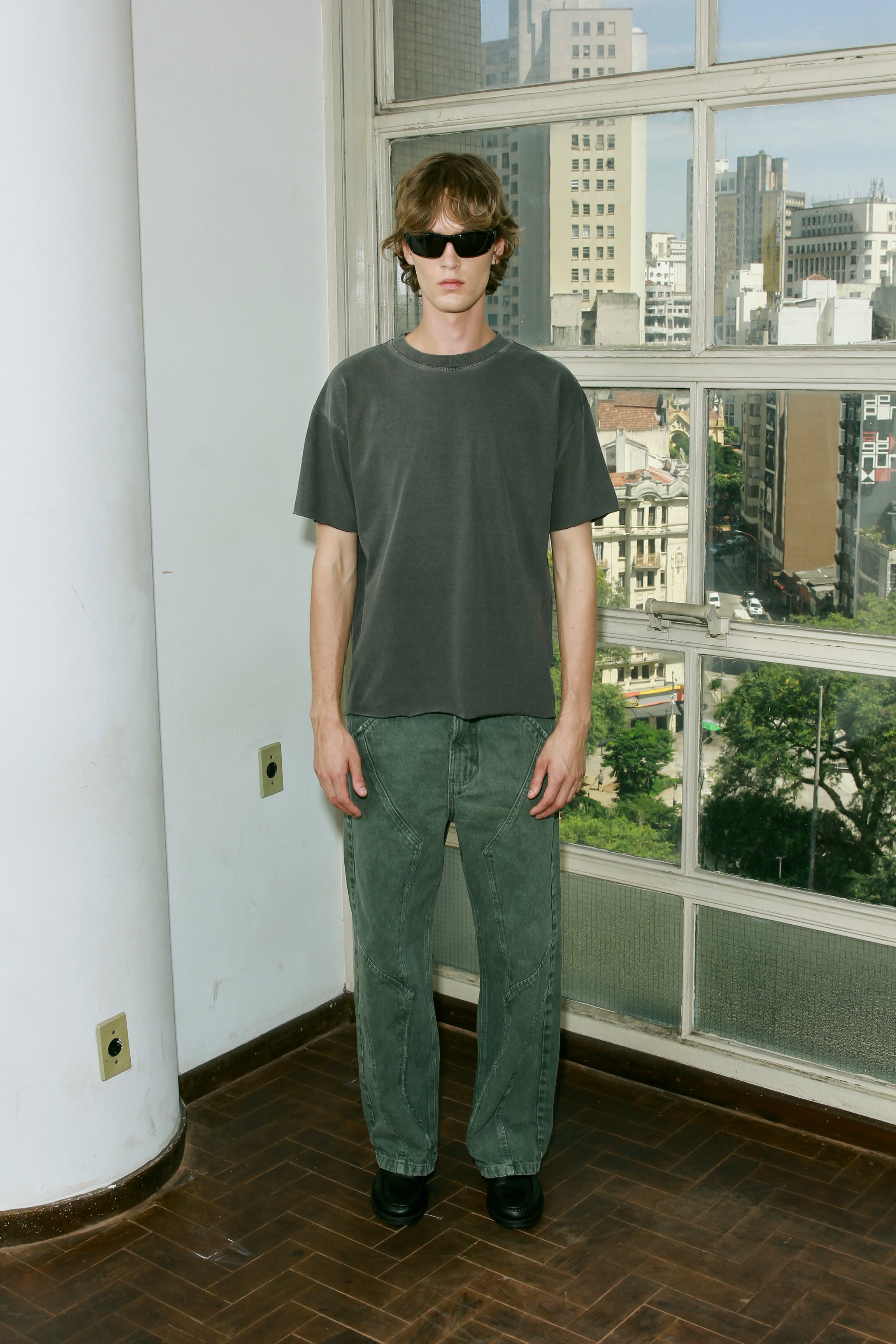 Camiseta Aphase Blank Cinza Estonada