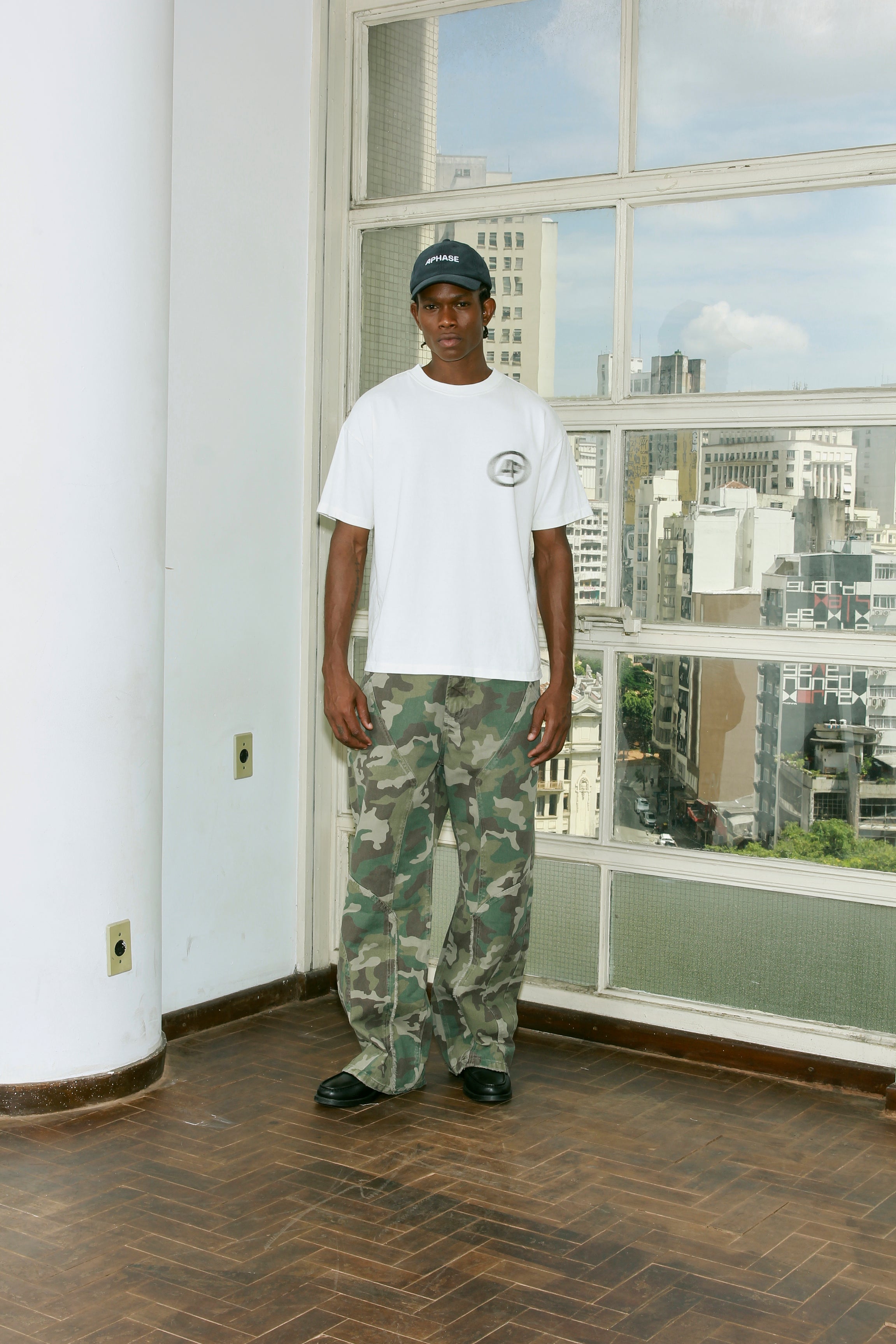 Camiseta Aphase Moving AP Off White