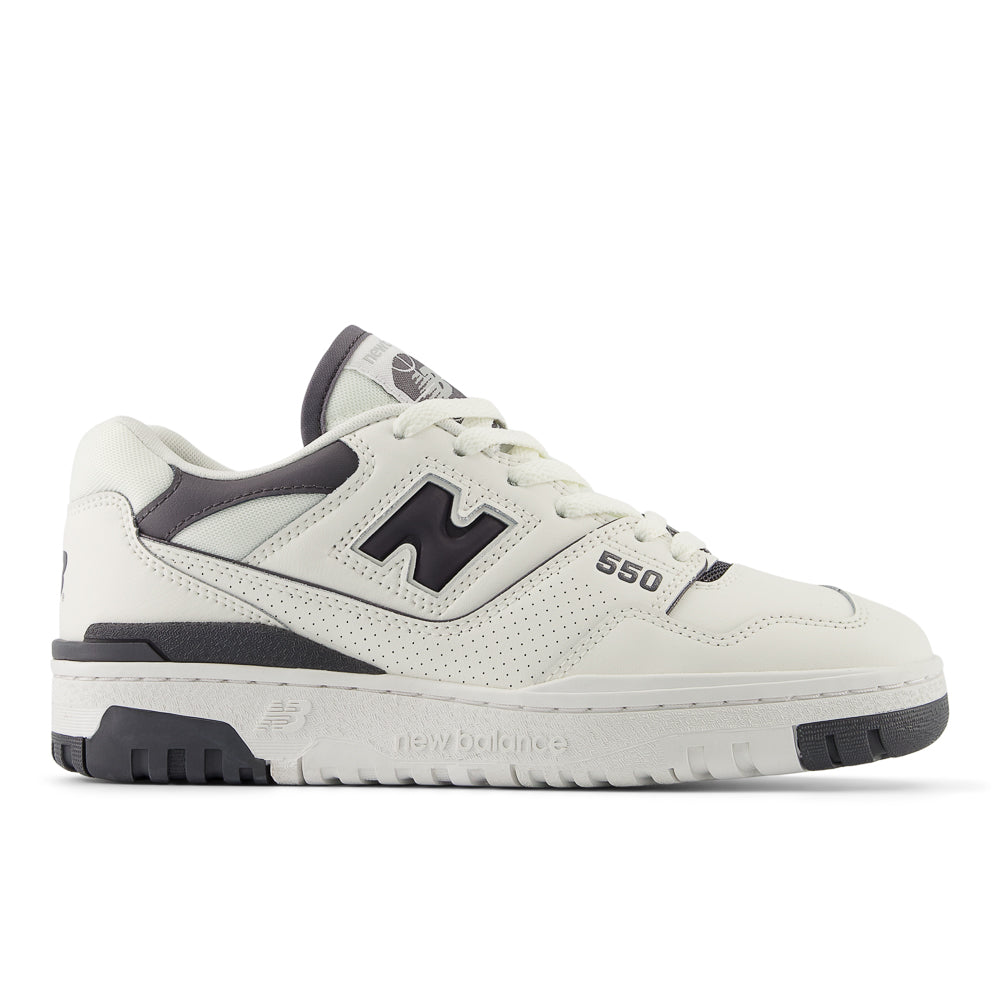 Tênis New Balance 550 Feminino Bege e Preto