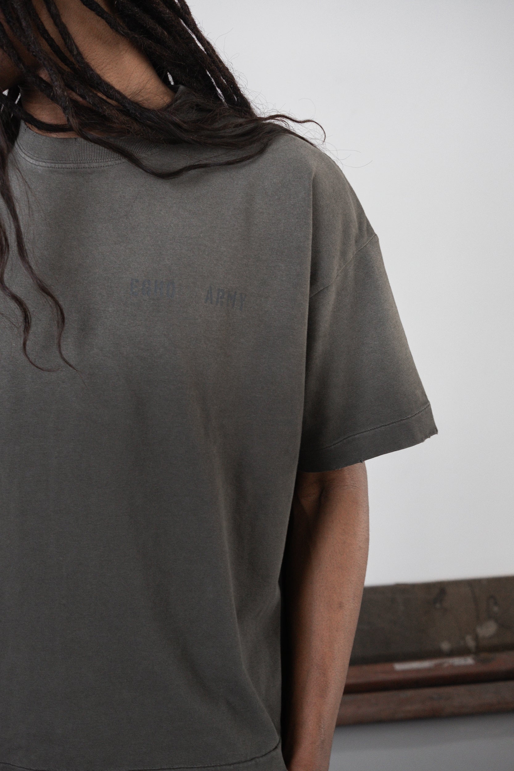 Camiseta Egho Uniform Boxy Cinza Beluga