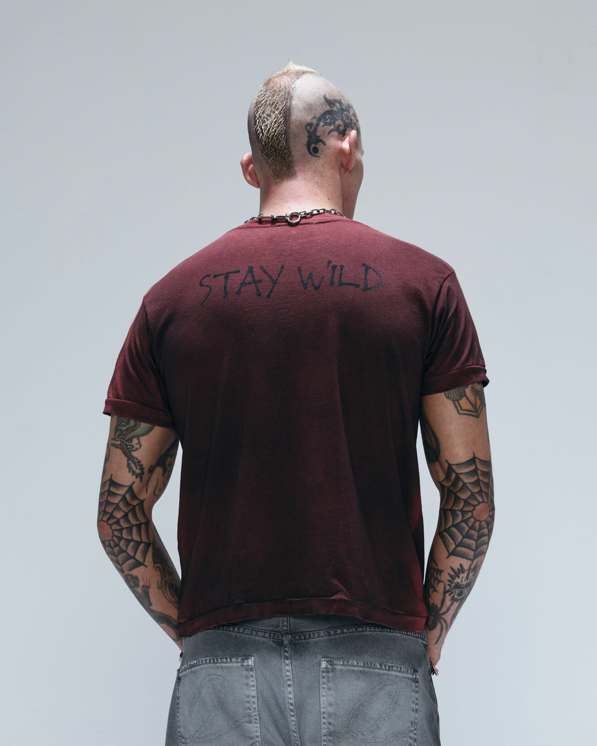 Camiseta Regular Egho Stay Wild Vermelha