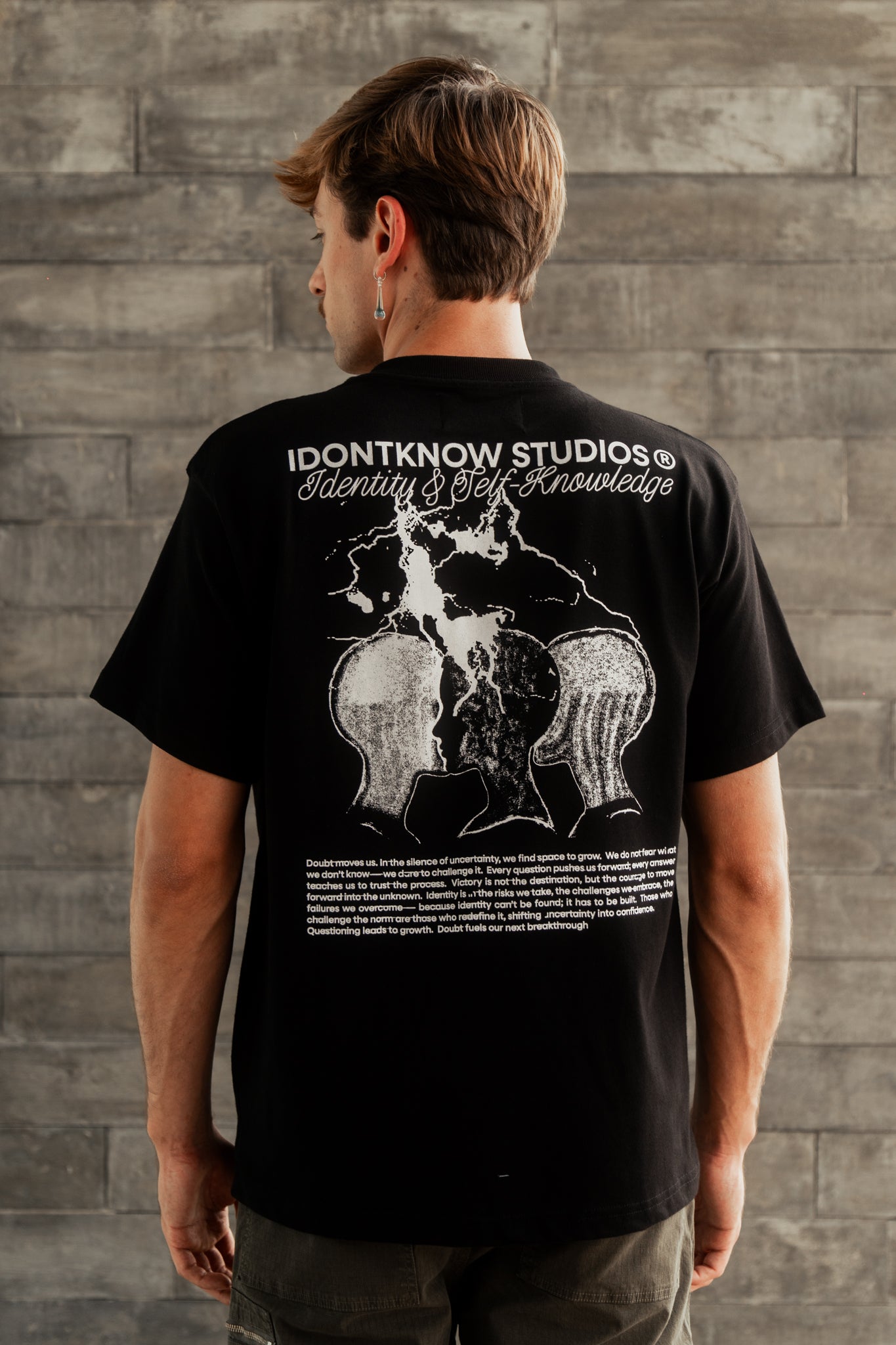 Camiseta IDK Lightning Minds