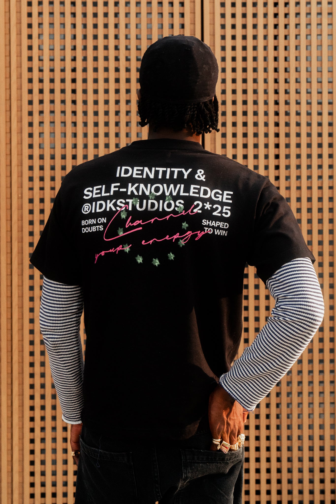 Camiseta IDK Shaped To Win Preta