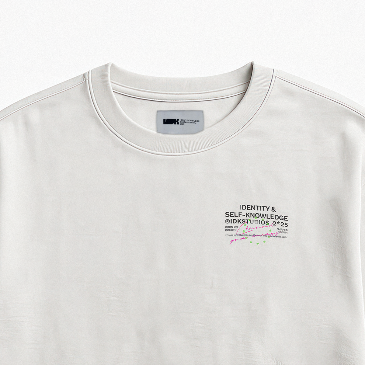 Camiseta IDK Shaped To Win Branca