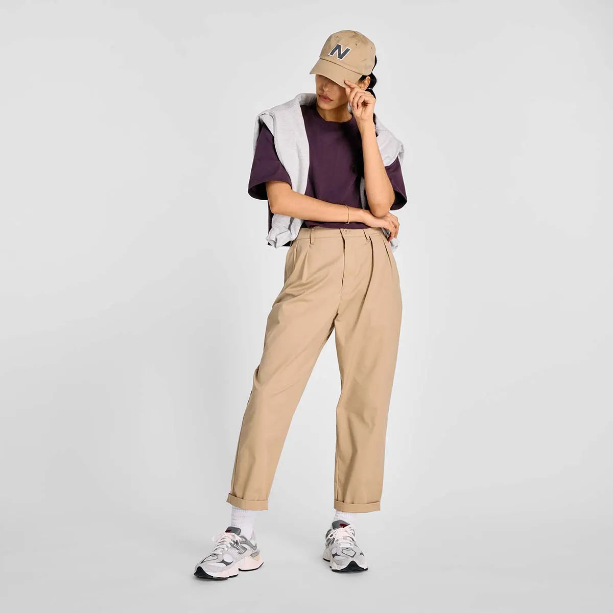 Calça Feminina New Balance Twill Boylston Bege