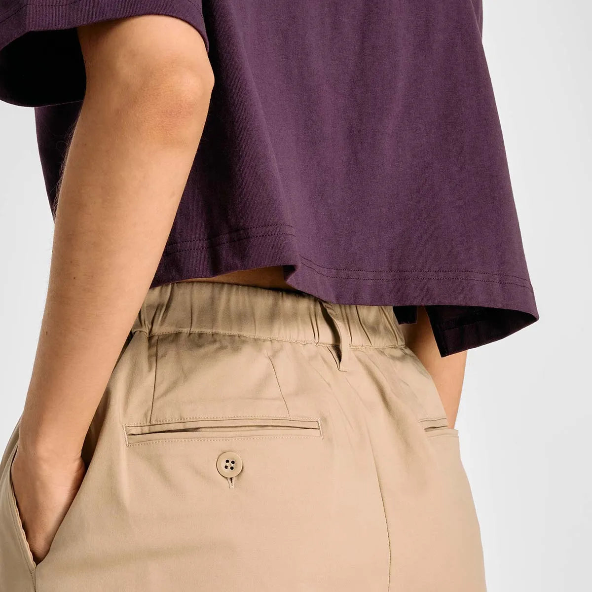 Calça Feminina New Balance Twill Boylston Bege