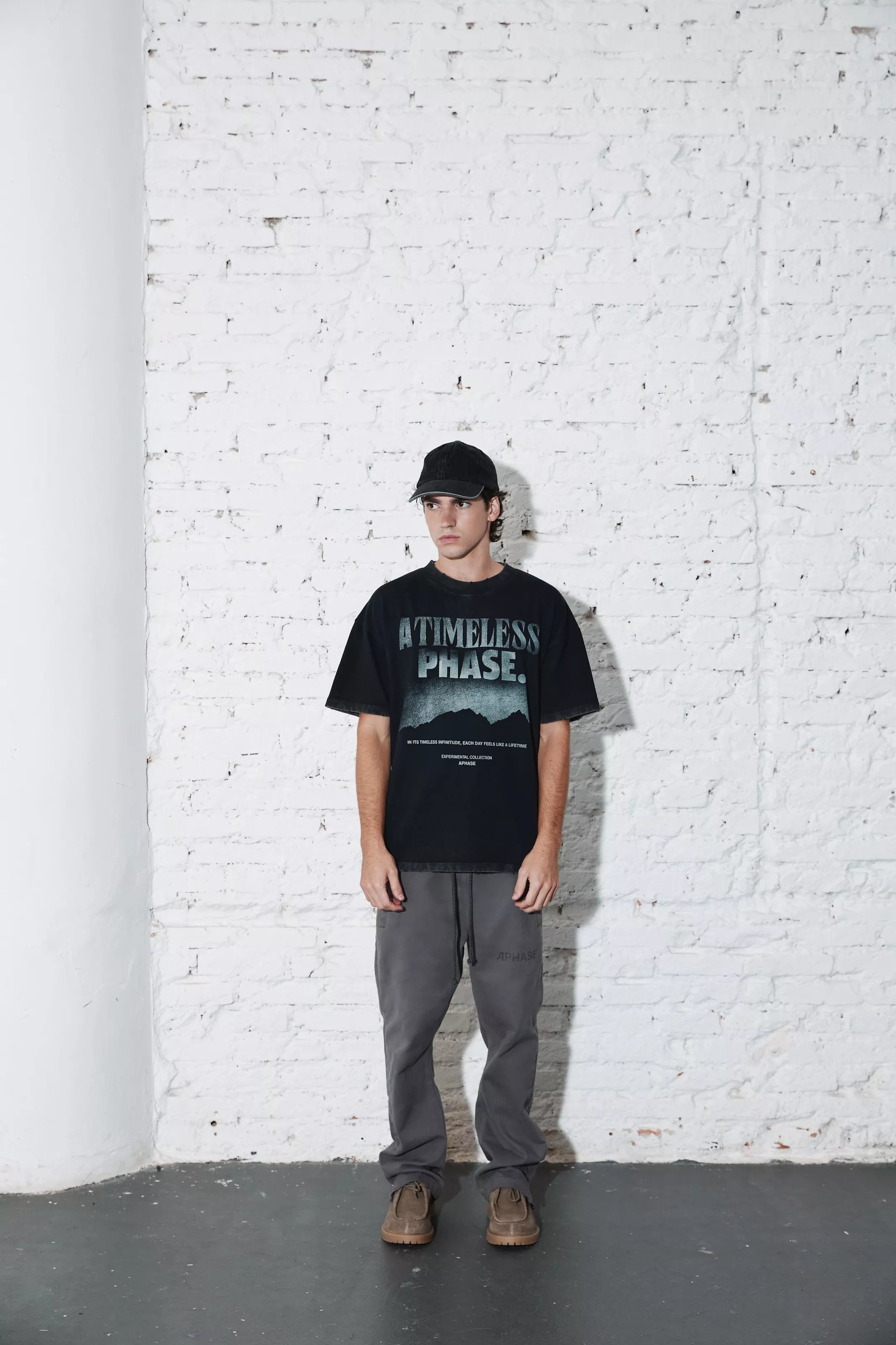 Camiseta Aphase Mountain Preto