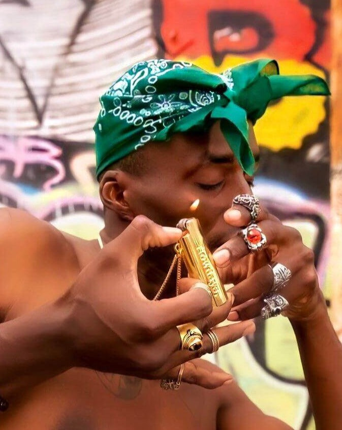 Porta Isqueiro Nowdays "El Fuego" Dourado