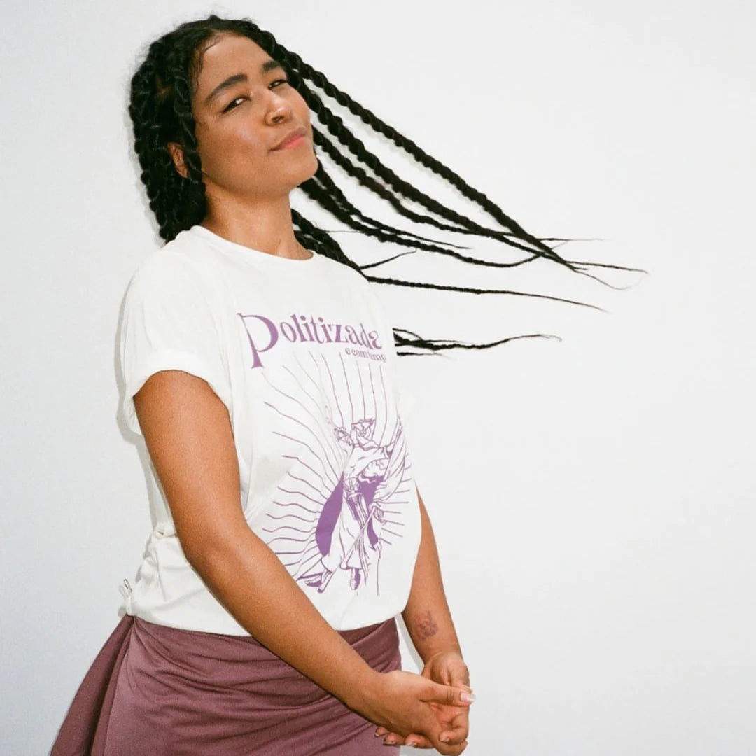 Camiseta Jouer Couture Politizada E Com Tempo
