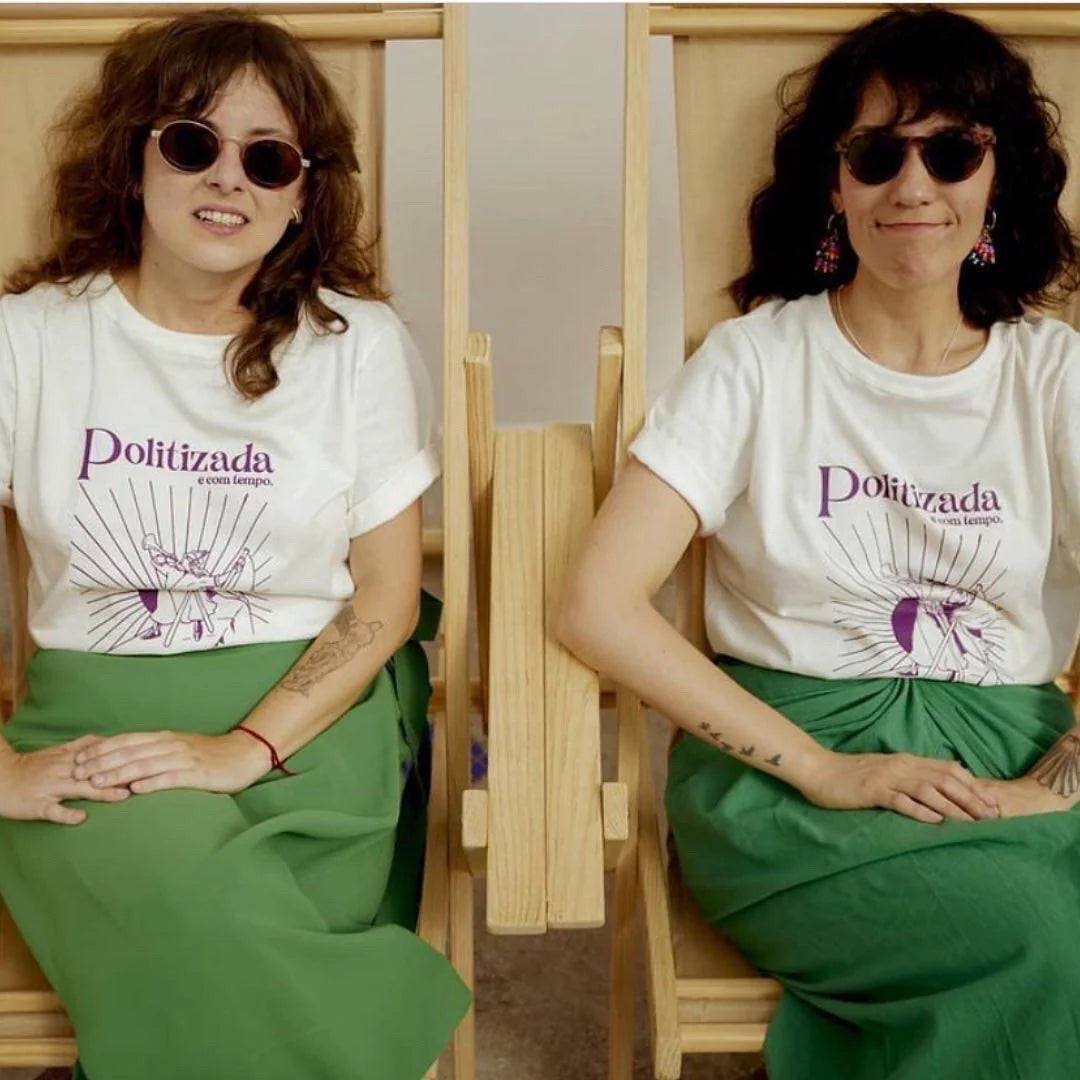 Camiseta Jouer Couture Politizada E Com Tempo