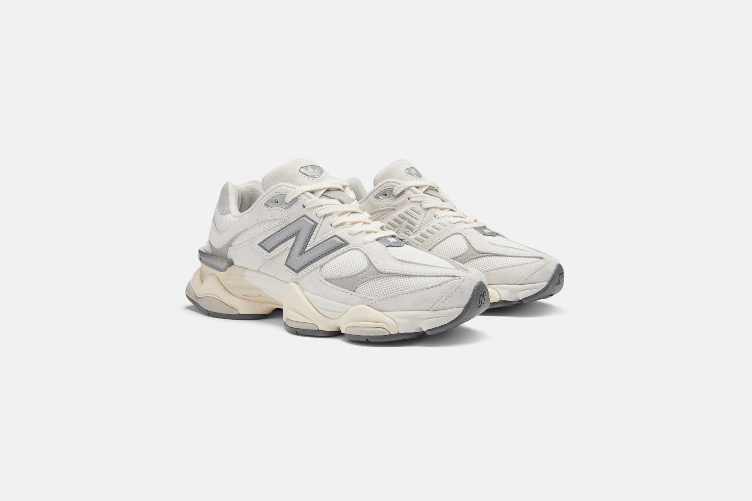 Tênis New Balance 9060 Unissex Branco e Prata