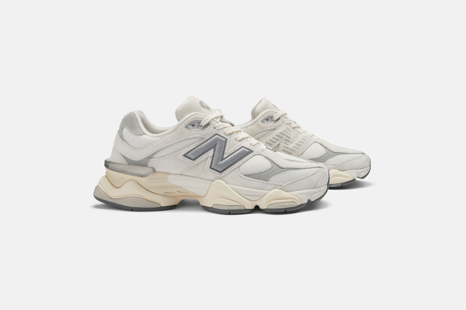 Tênis New Balance 9060 Unissex Branco e Prata