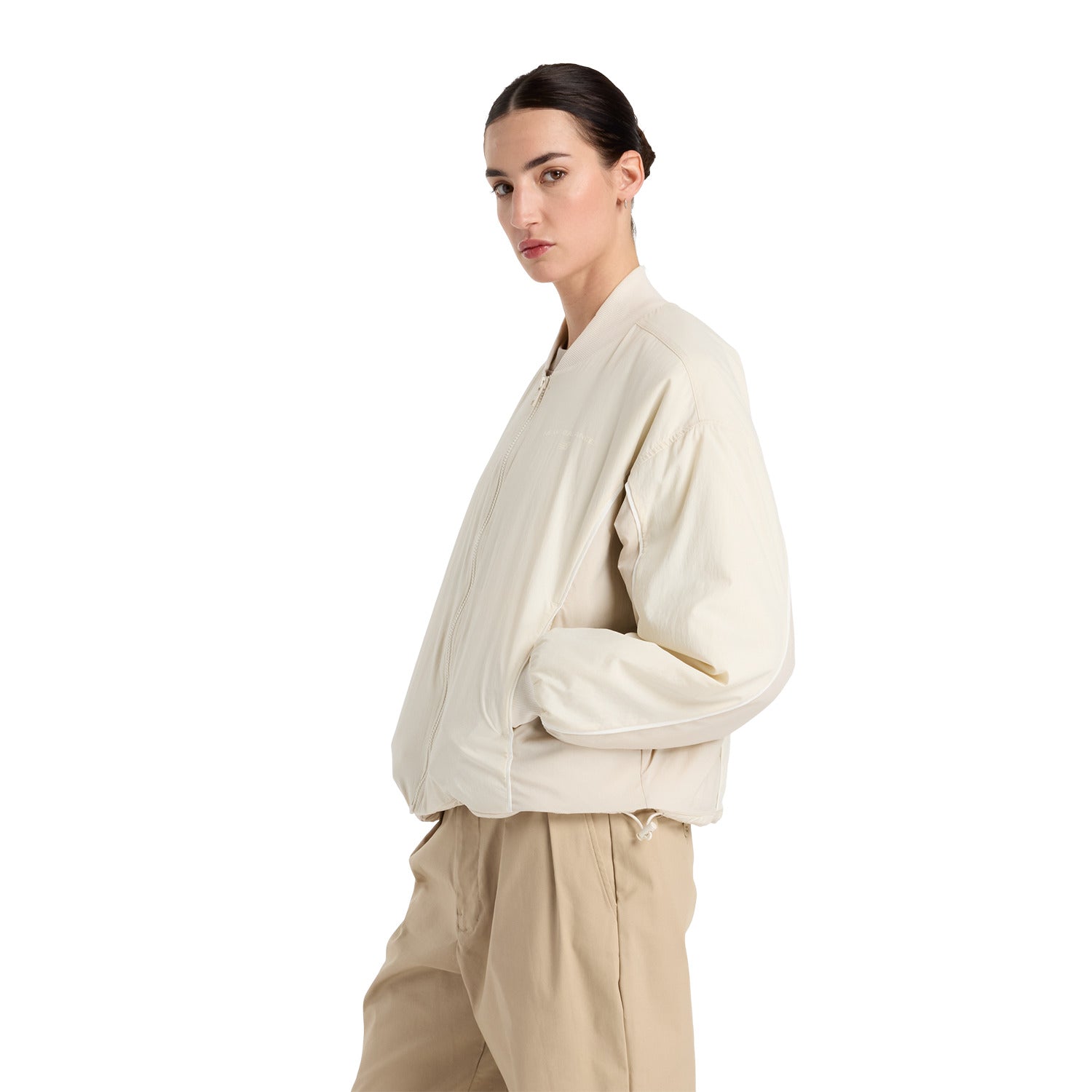 Jaqueta Feminina New Balance Bomber Reimagined Branca