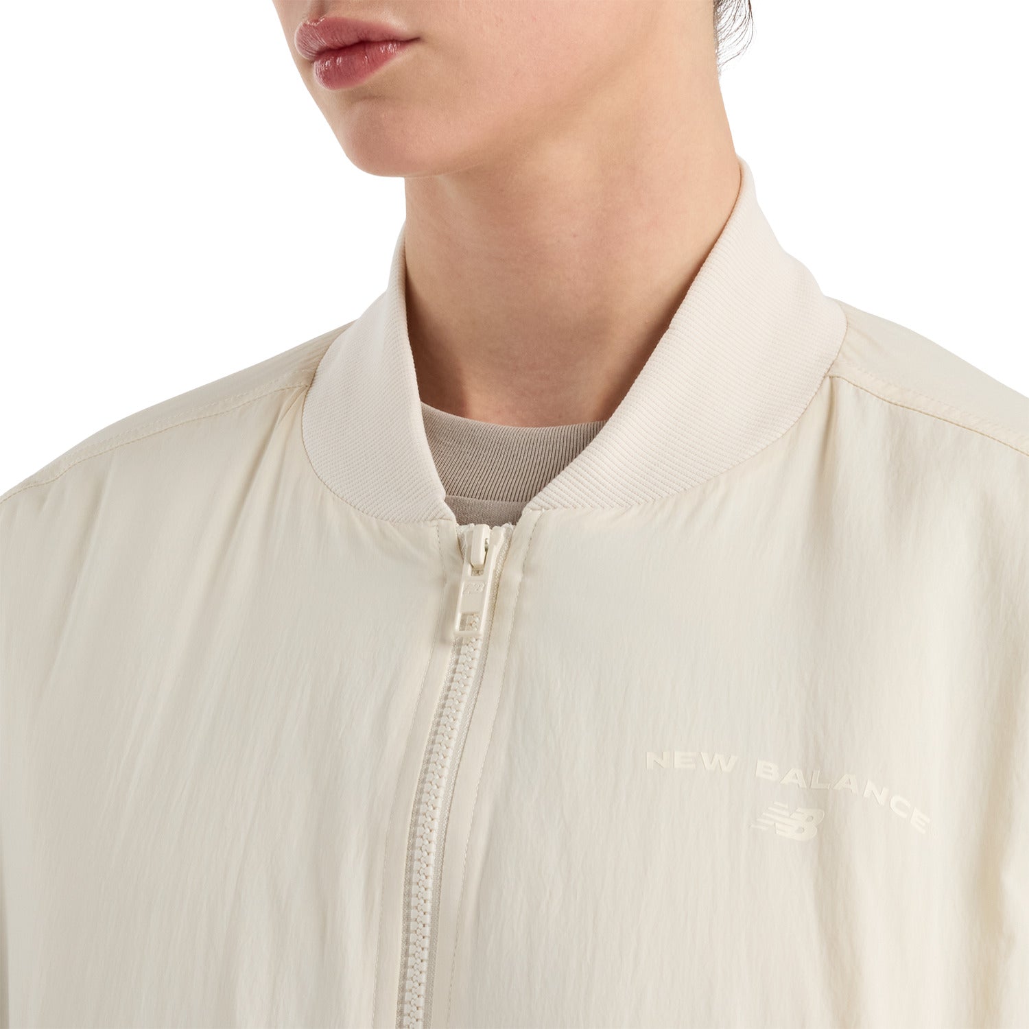 Jaqueta Feminina New Balance Bomber Reimagined Branca