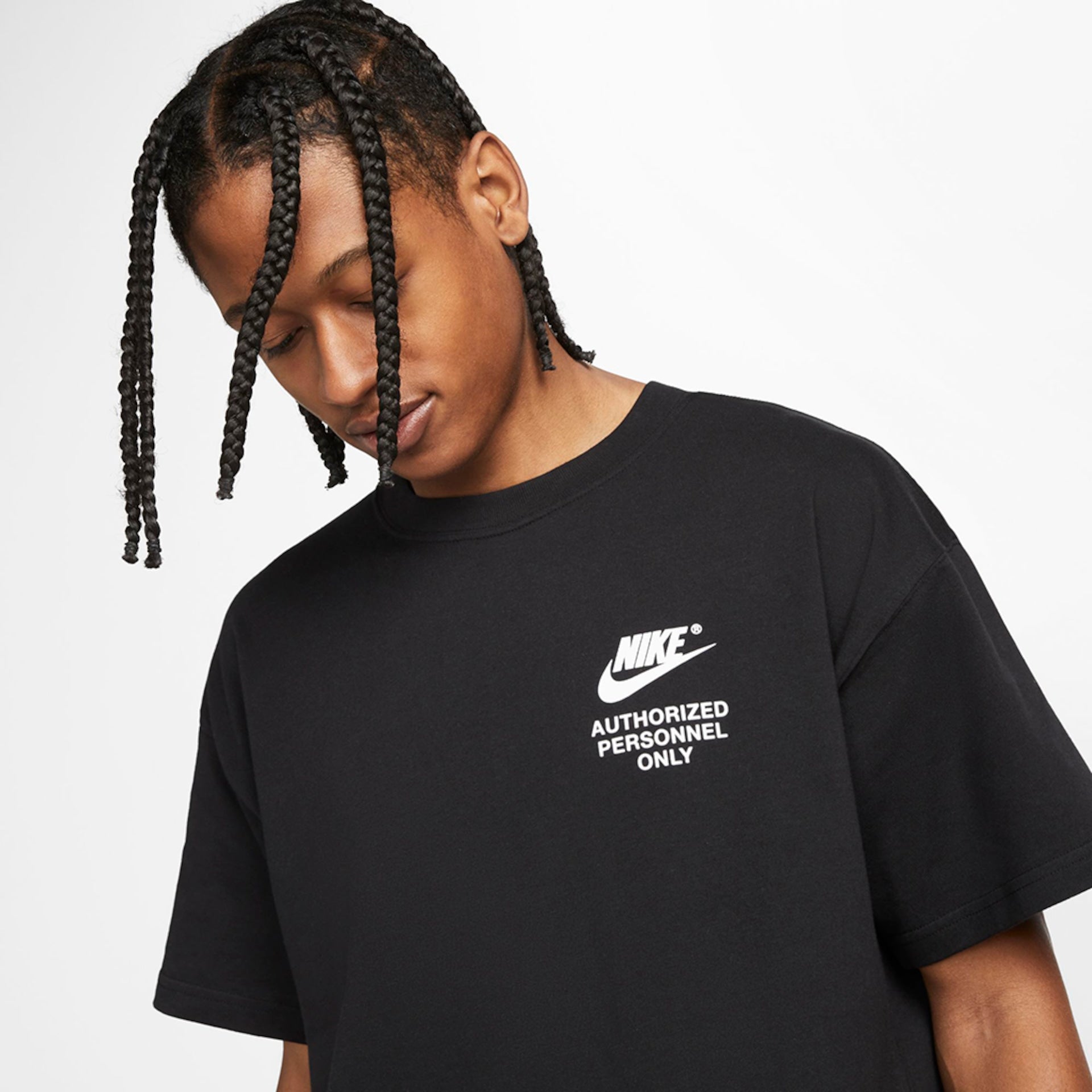 Camiseta Nike Sportswear Authorized Preta