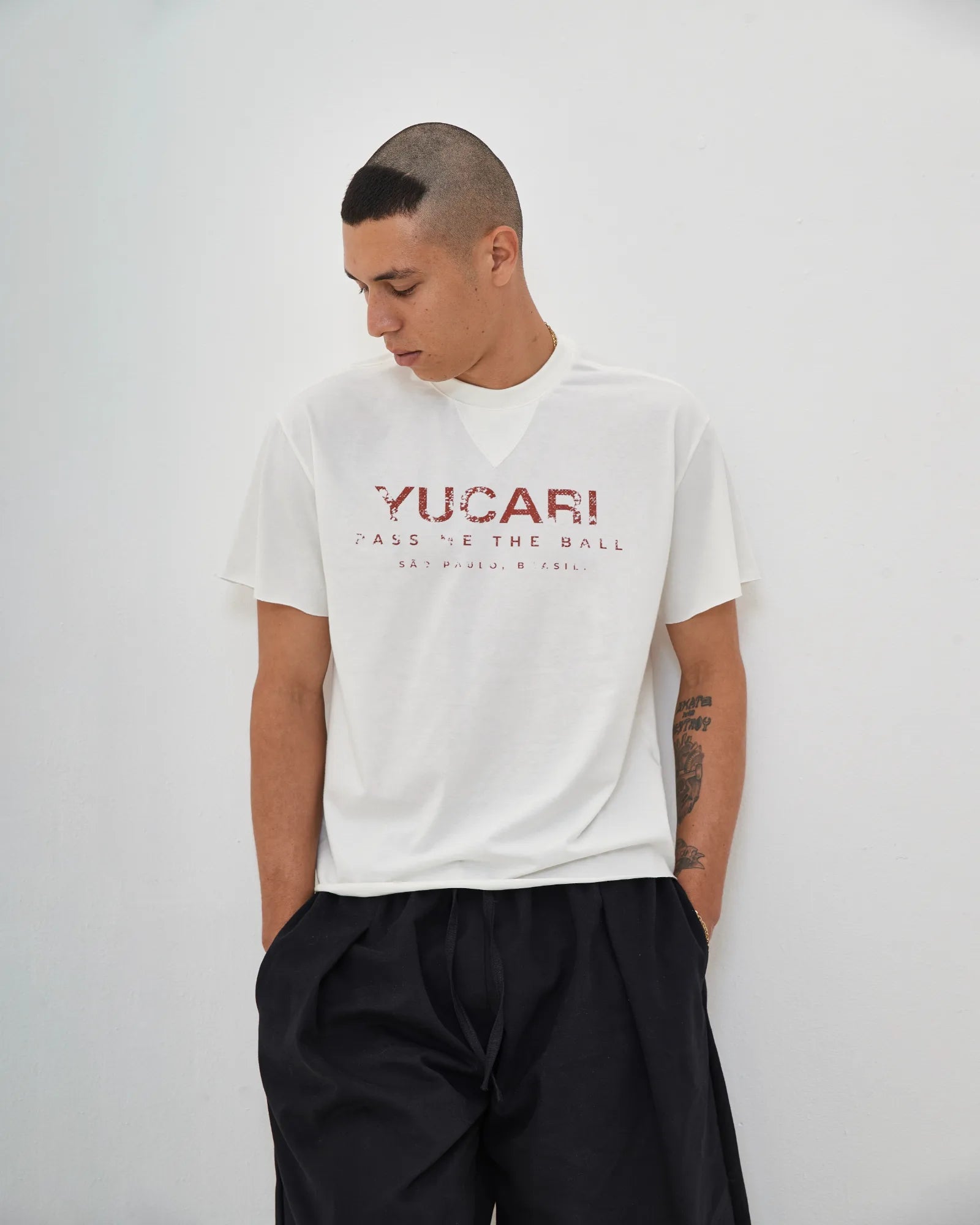 Camiseta Yucari Pass Me The Ball Branca