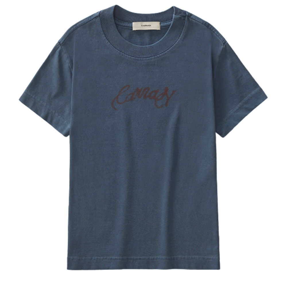Camiseta Carnan Cursive Baby Tee Azul
