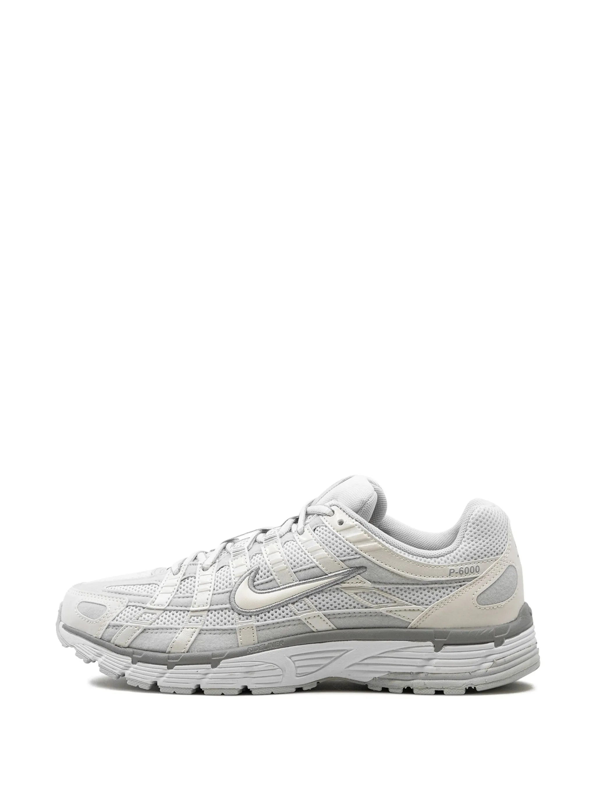 Tênis Nike P-6000 Branco e Prata