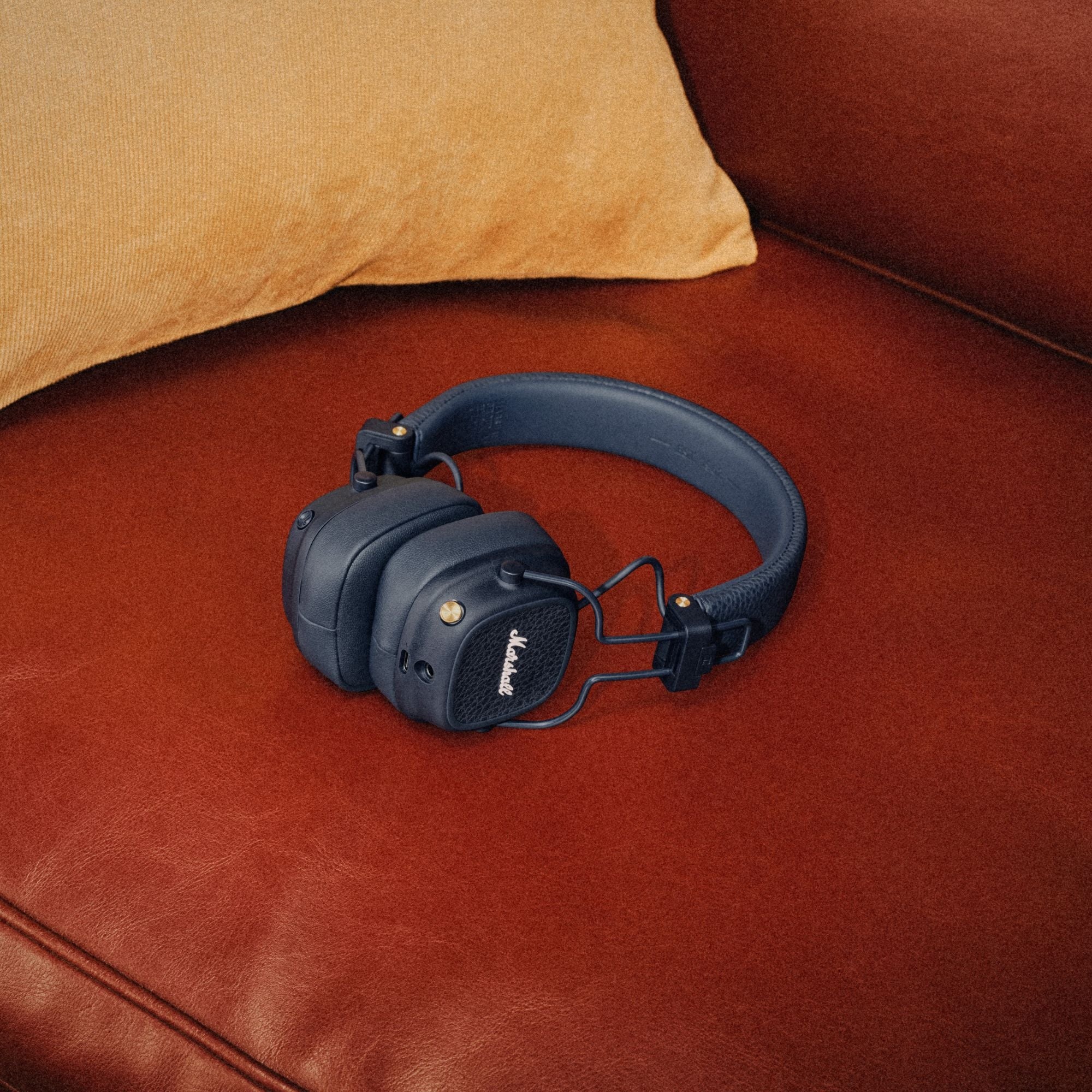 Marshall Major V Bluetooth On Ear Headphones Midnight Blue