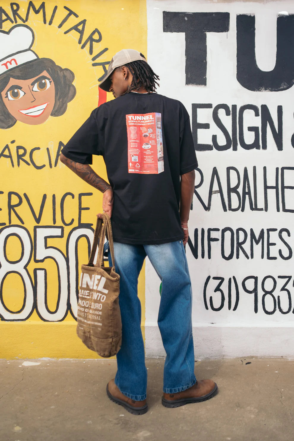 Camiseta Tunnel Oversized Café Preta