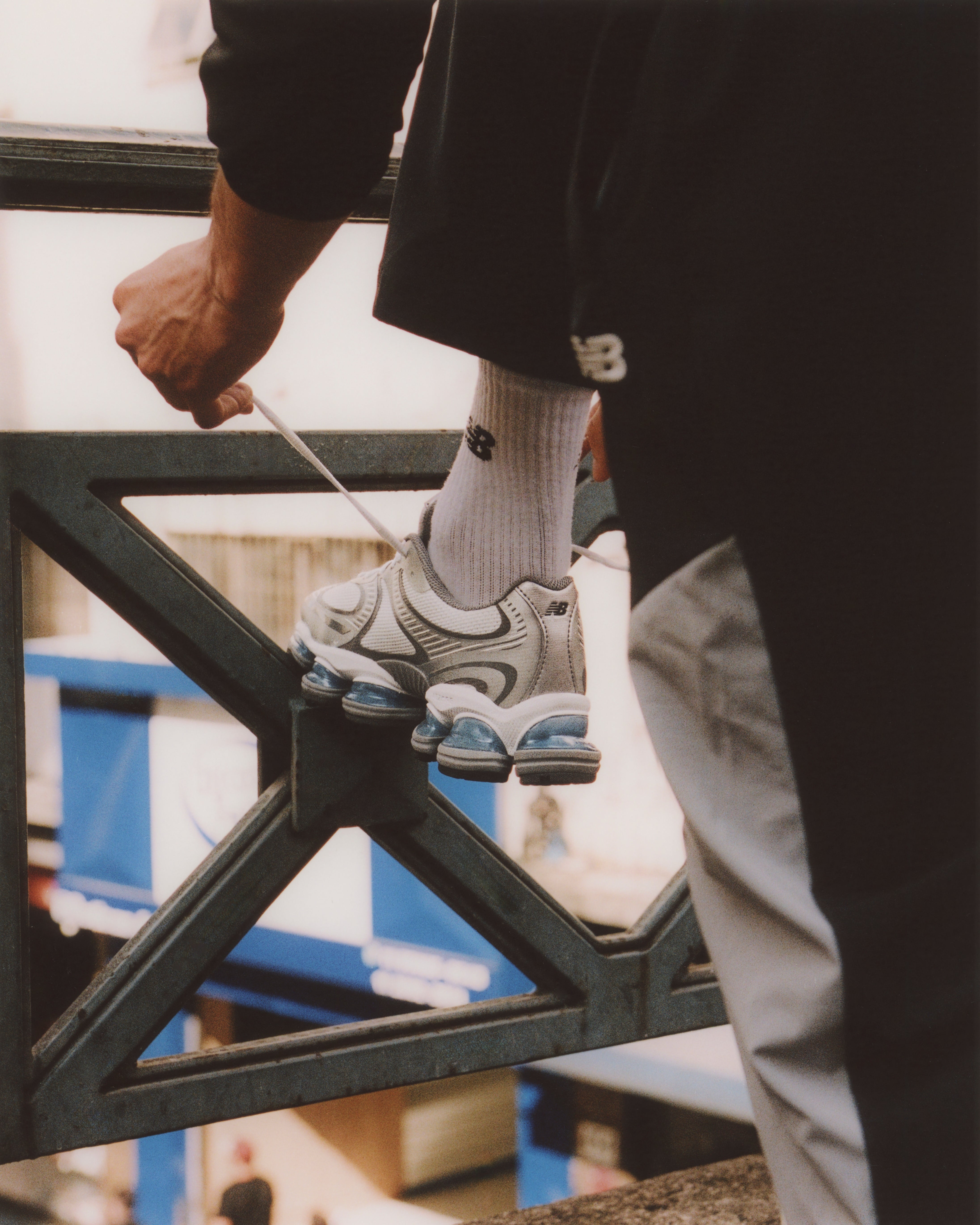 Tênis New Balance 2000 Abzorb Unissex Branco Grafite