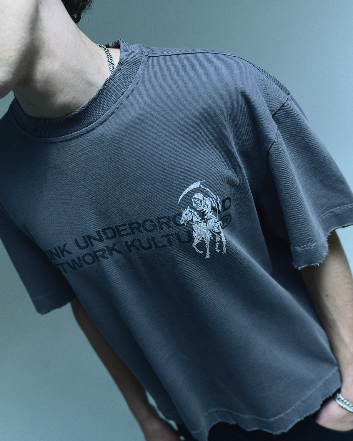 Camiseta Des Prezo Anti Polo Society Cinza
