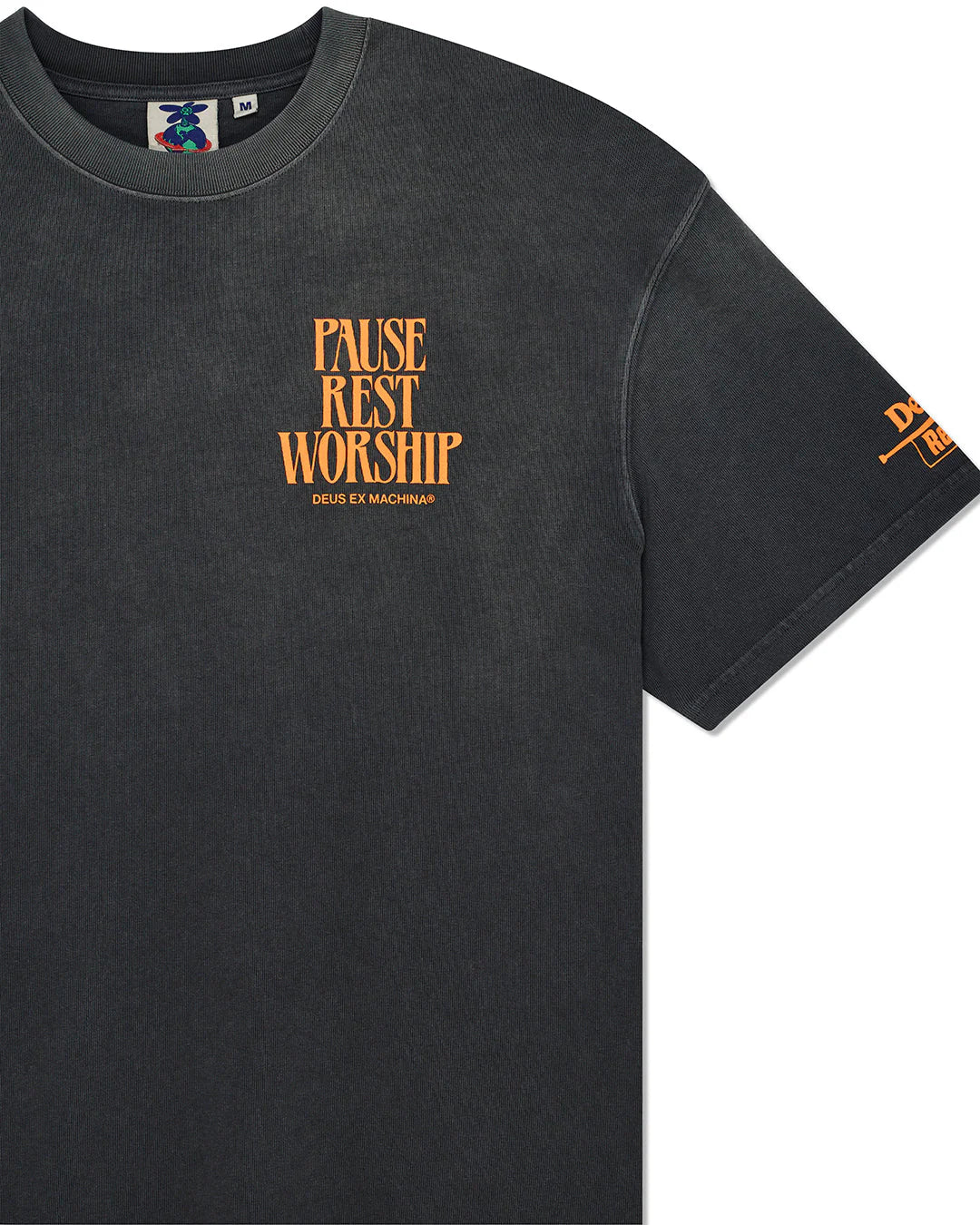 Camiseta Deus Ex Machina Noise Complaint Chumbo
