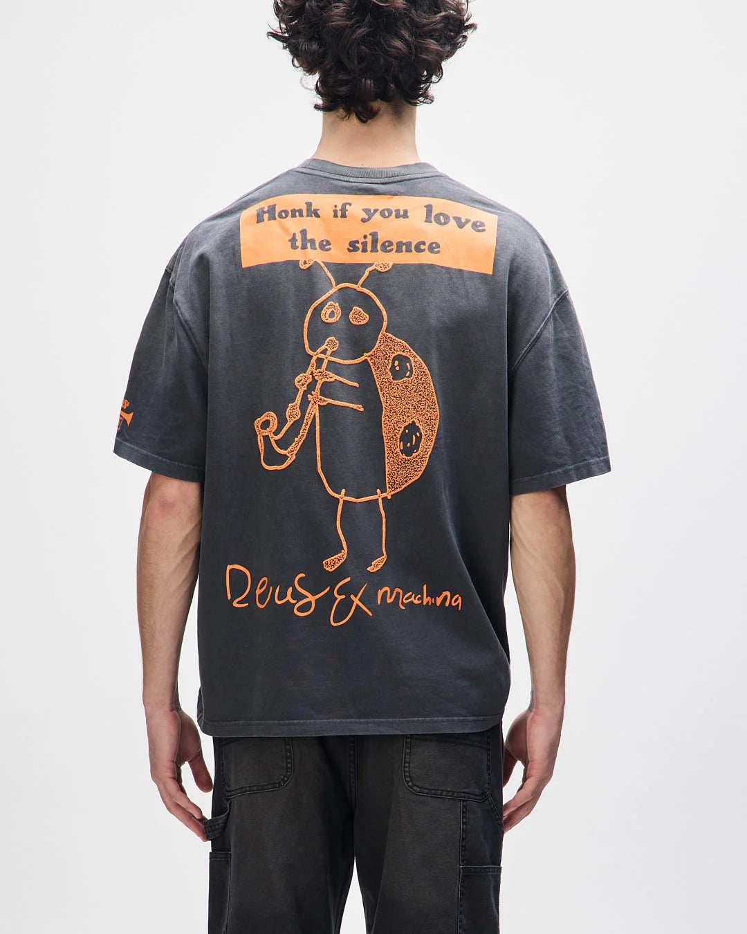 Camiseta Deus Ex Machina Noise Complaint Chumbo