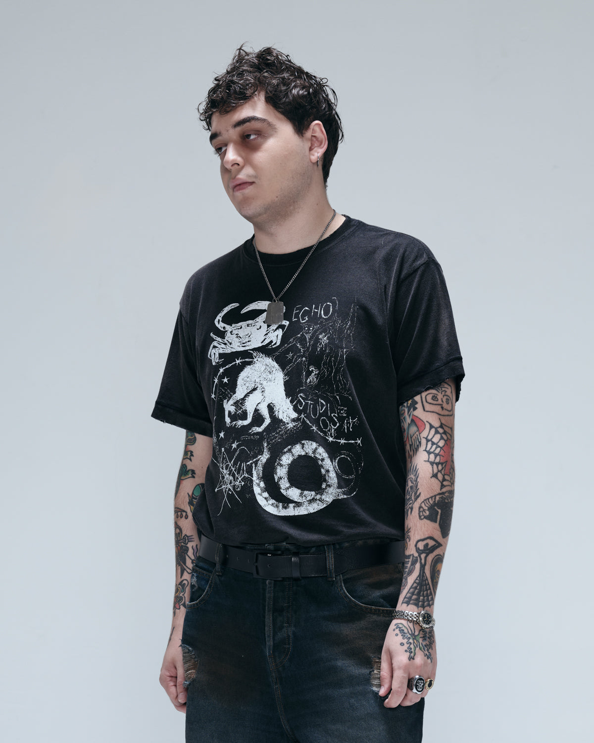 Camiseta Regular Egho Gnosis Preta