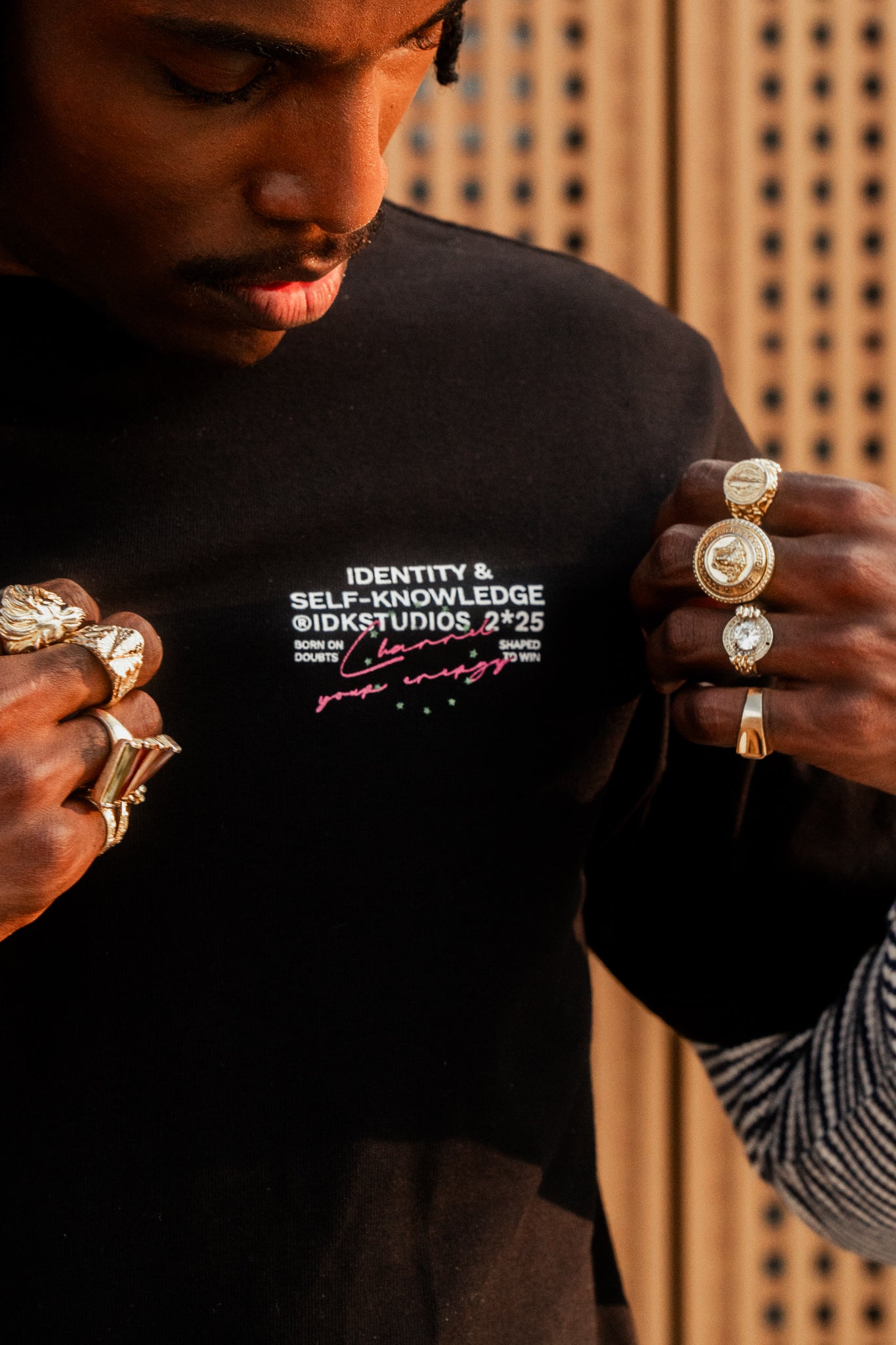 Camiseta IDK Shaped To Win Preta