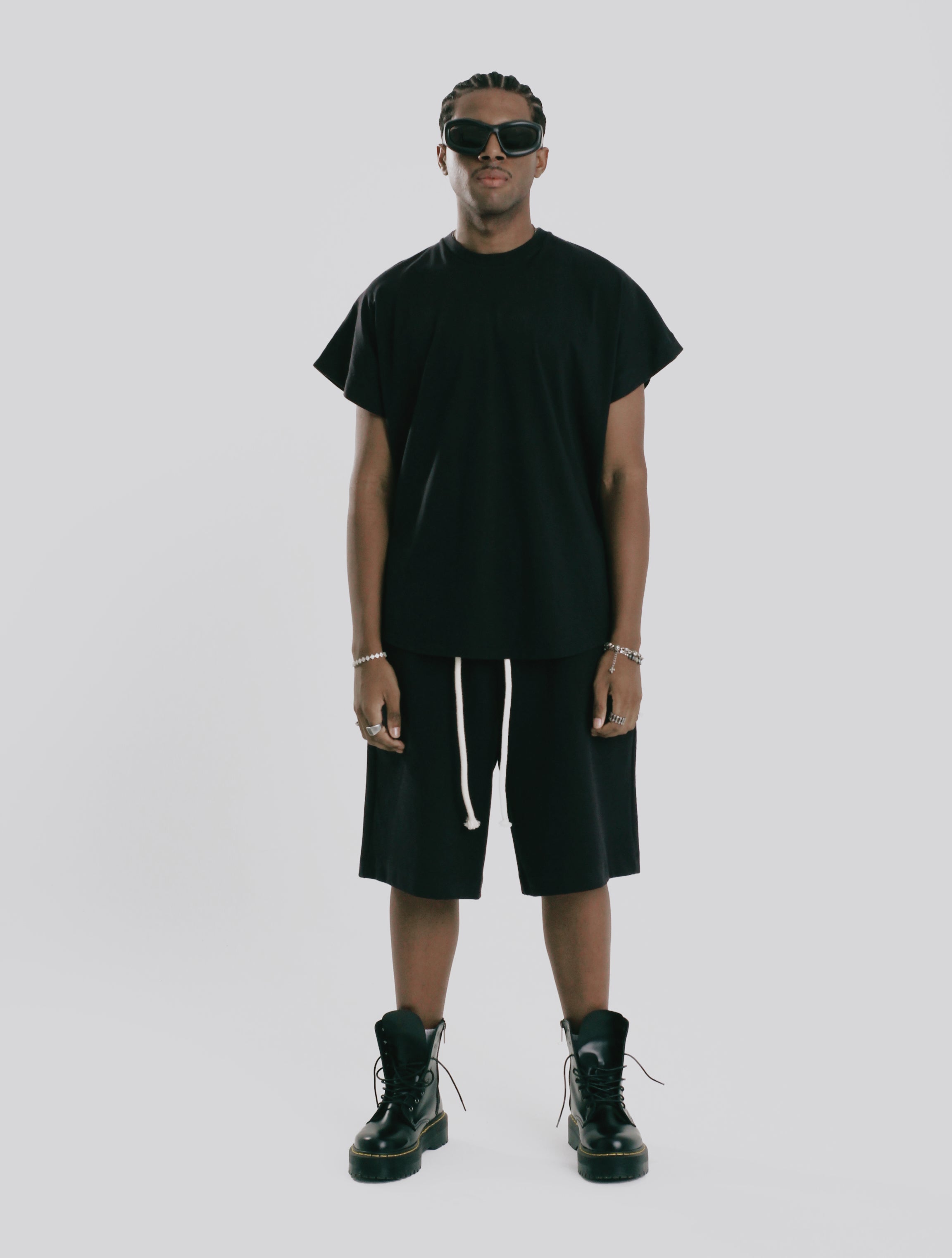 Camiseta Adaz Boxy Preta