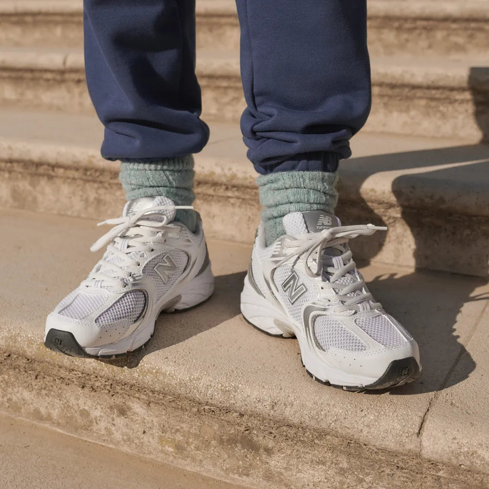 Tênis New Balance 530 Branco e Prata